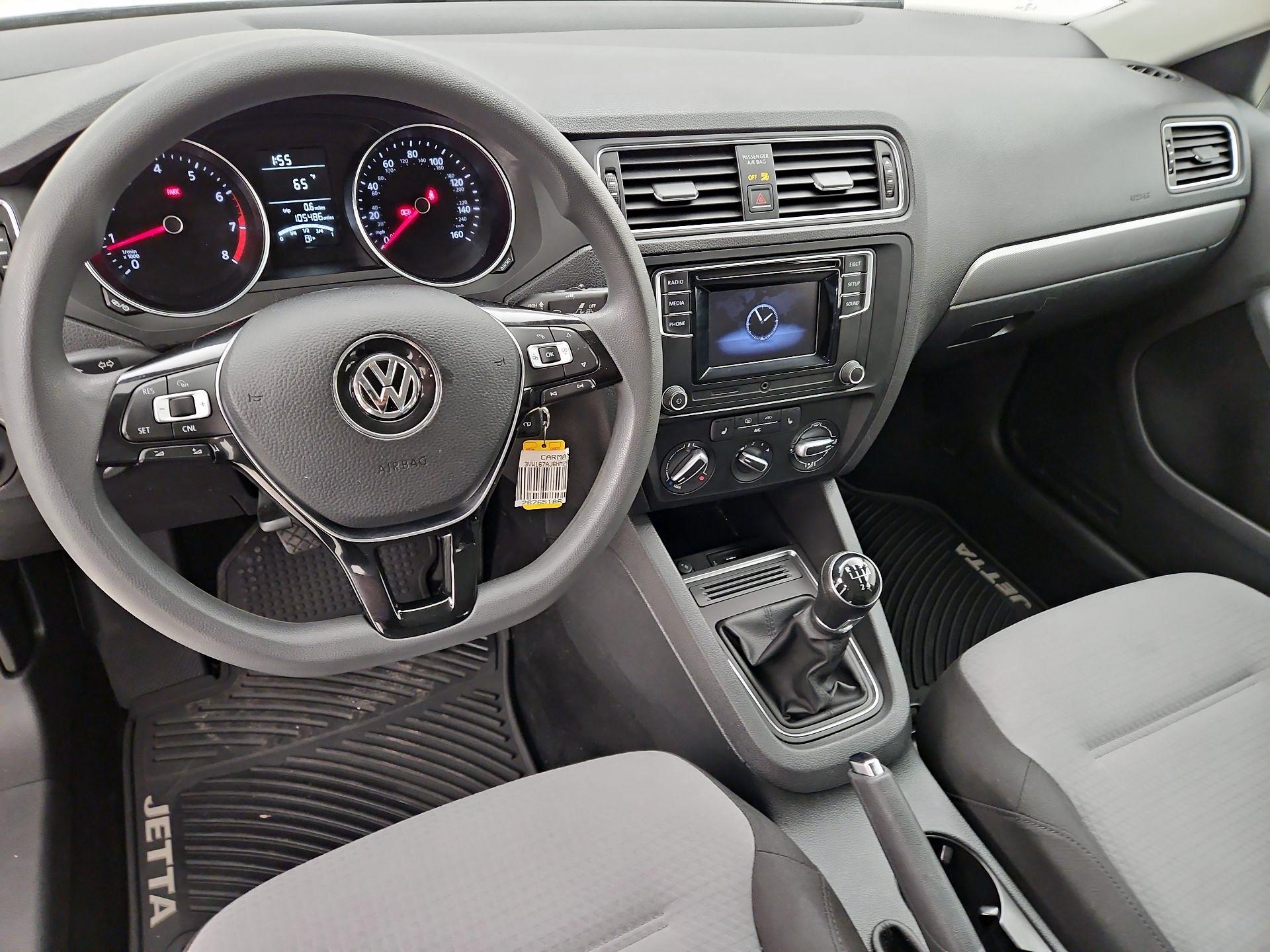 Thumbnail: 2017 Volkswagen Jetta - 9