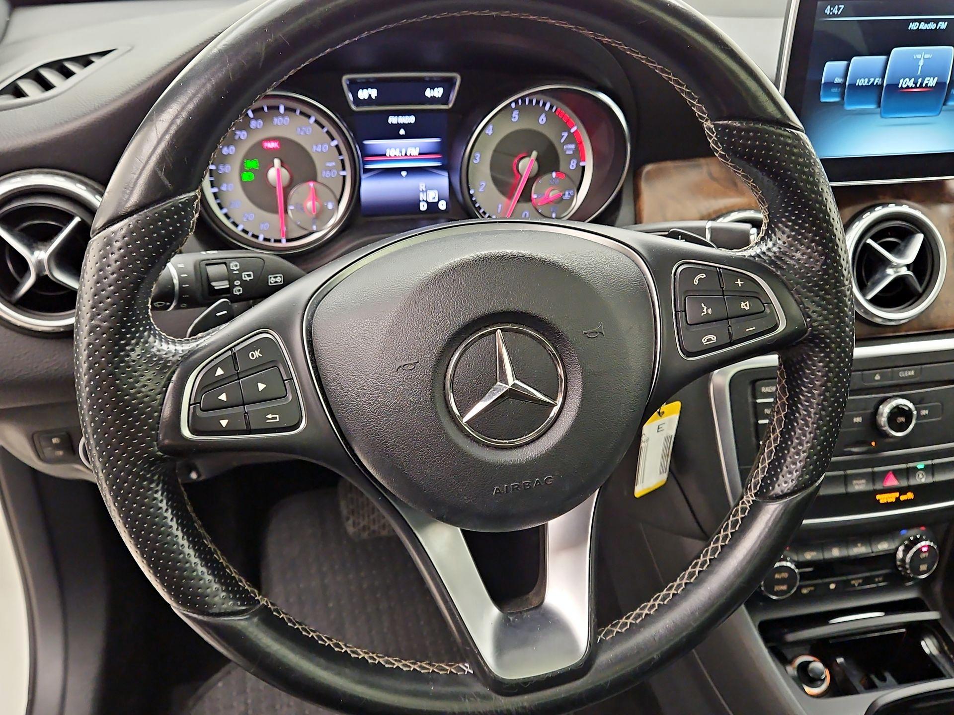 Thumbnail: 2016 Mercedes-Benz GLA - 10