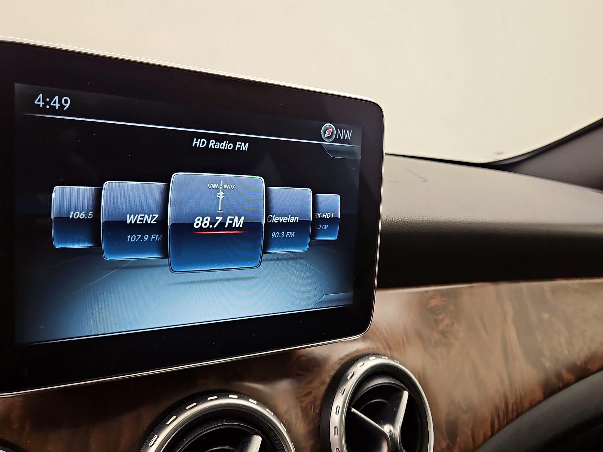 Thumbnail: 2016 Mercedes-Benz GLA - 16
