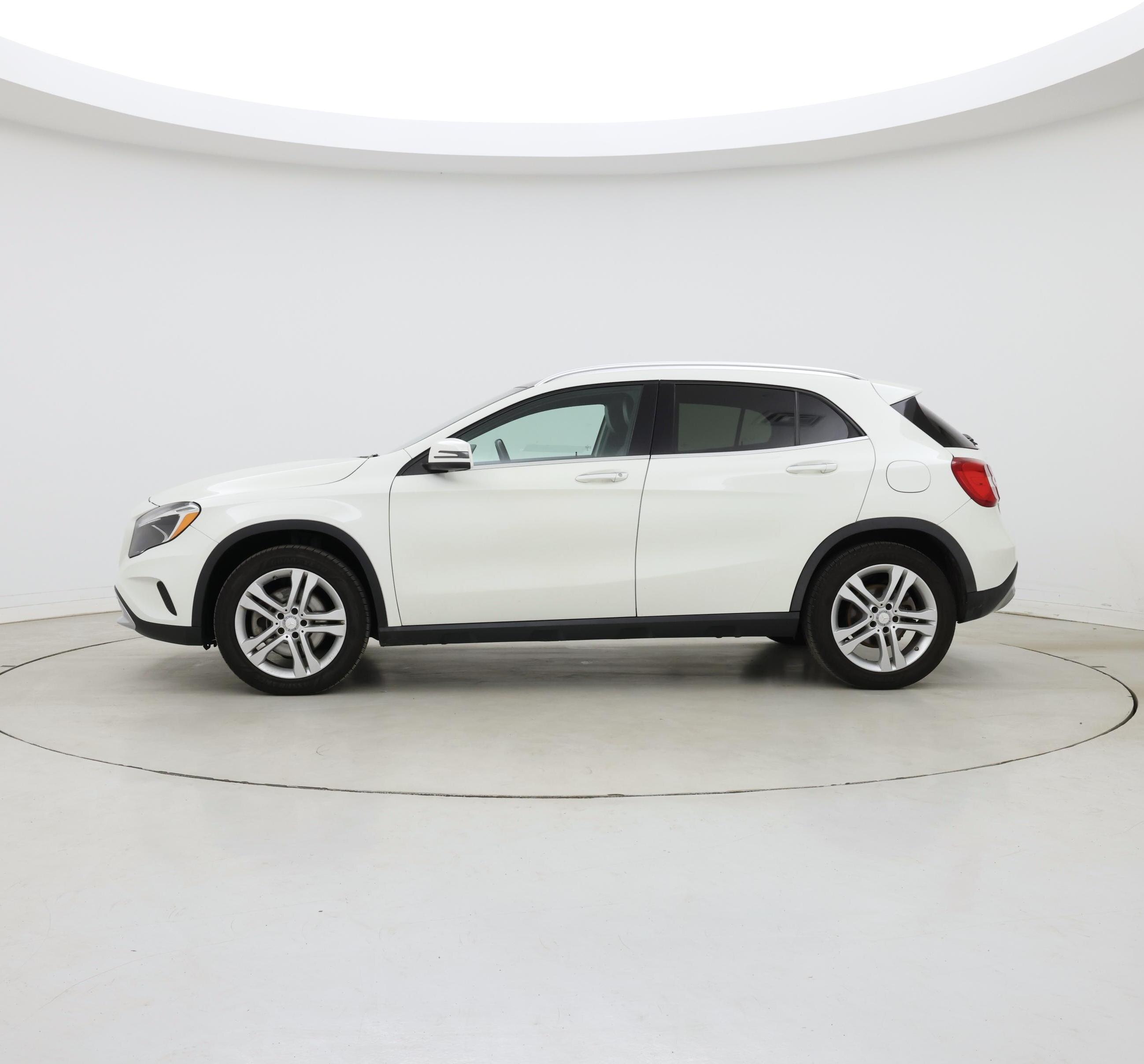 Thumbnail: 2016 Mercedes-Benz GLA - 3