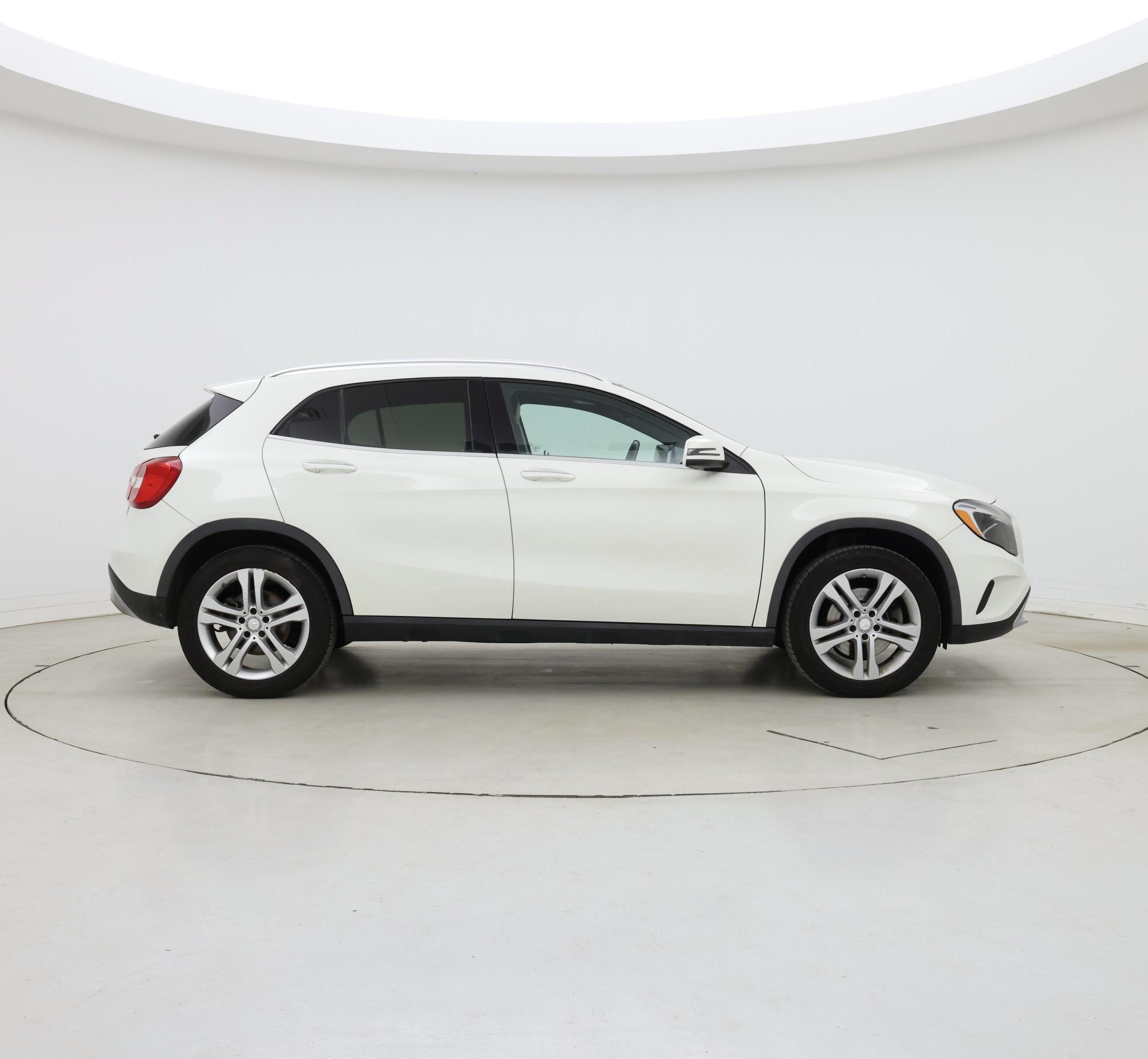 Thumbnail: 2016 Mercedes-Benz GLA - 7
