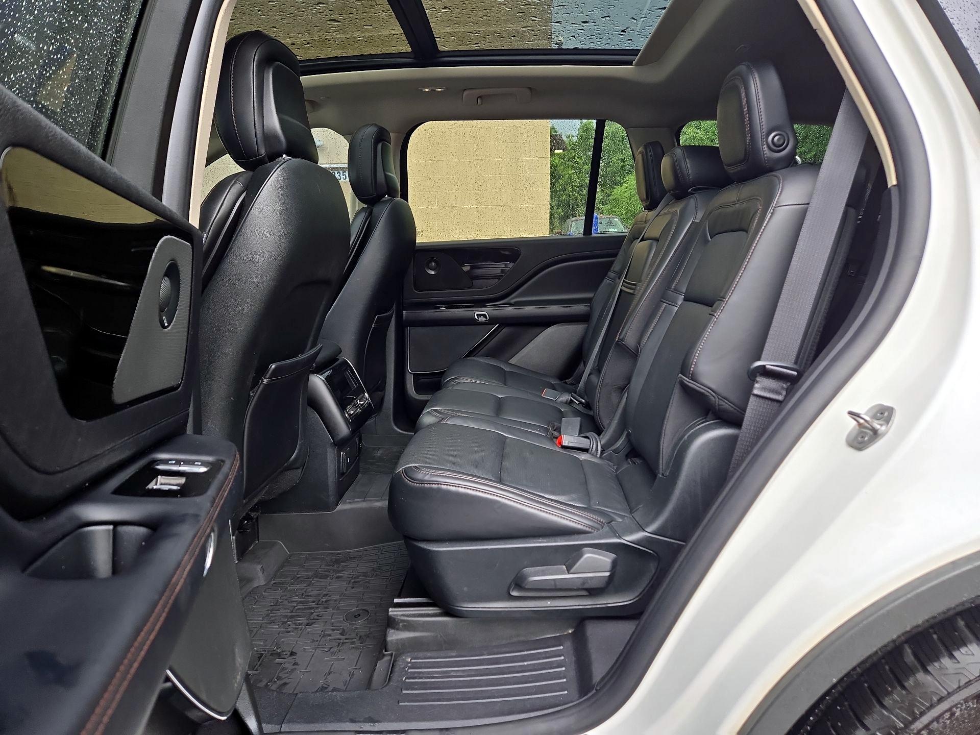 Thumbnail: 2020 Lincoln Aviator - 19
