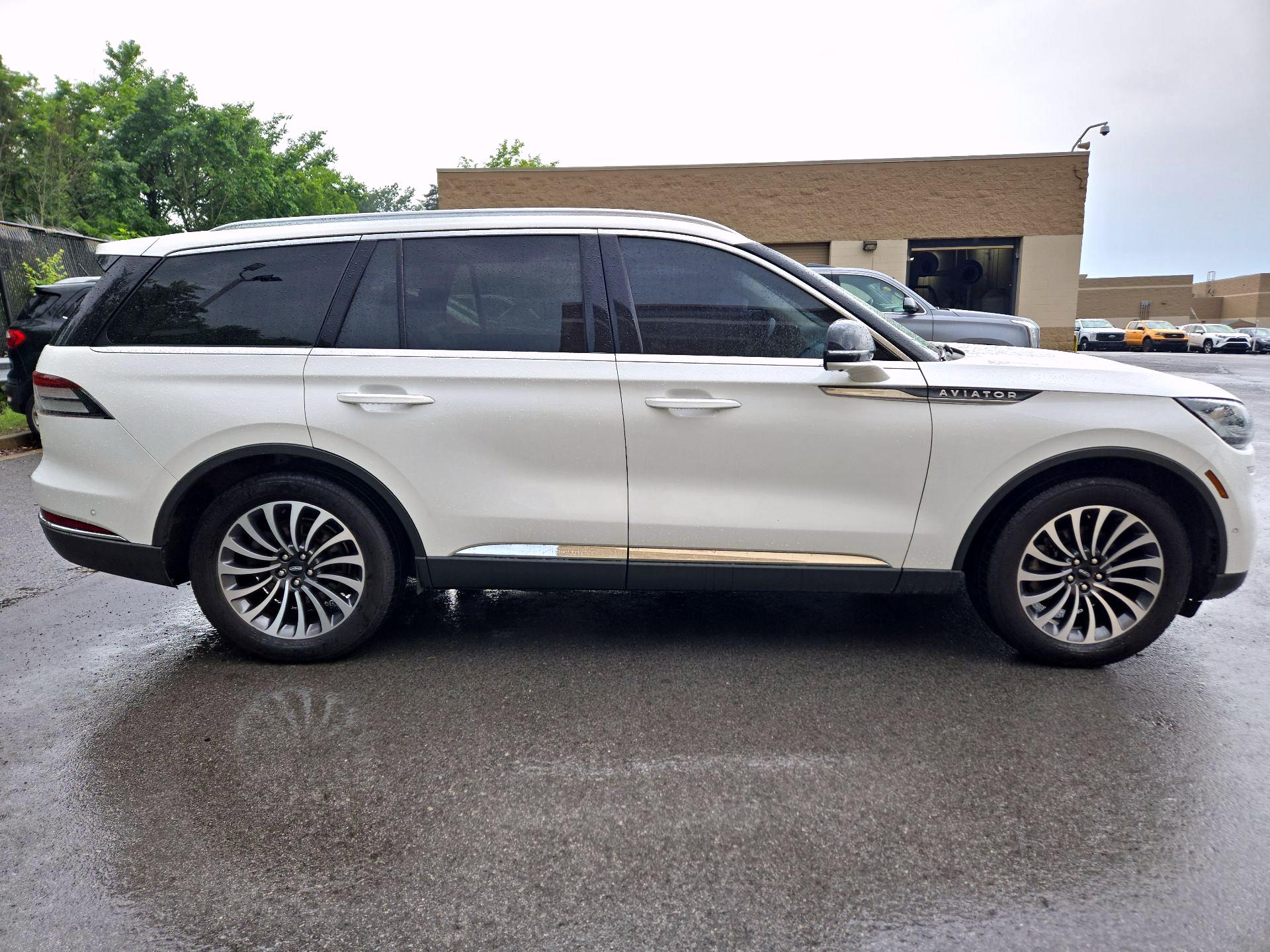 Thumbnail: 2020 Lincoln Aviator - 4
