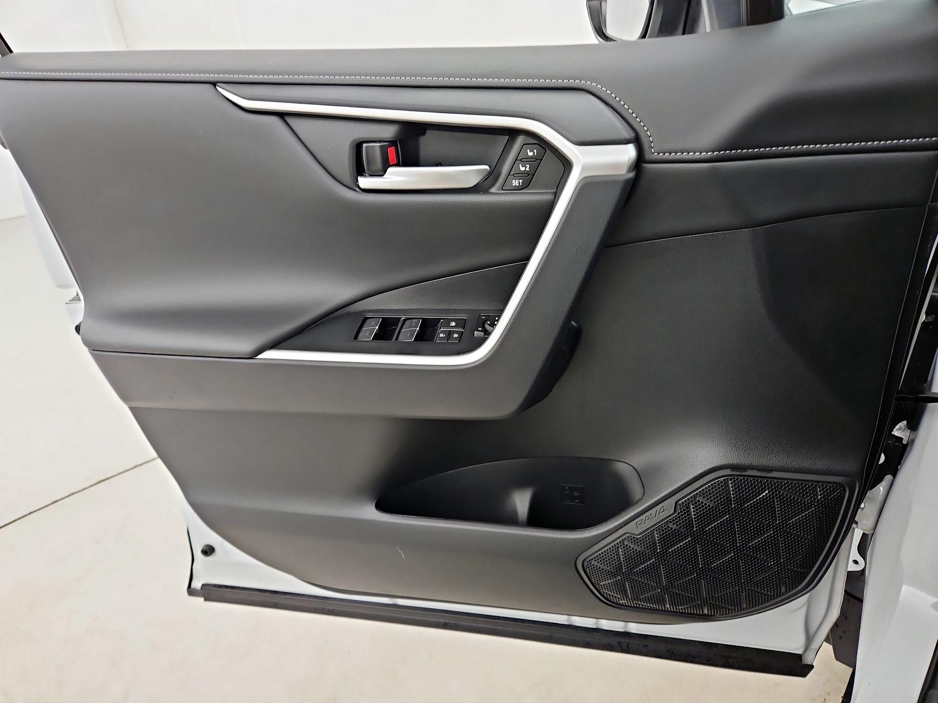 Thumbnail: 2024 Toyota RAV4 - 12
