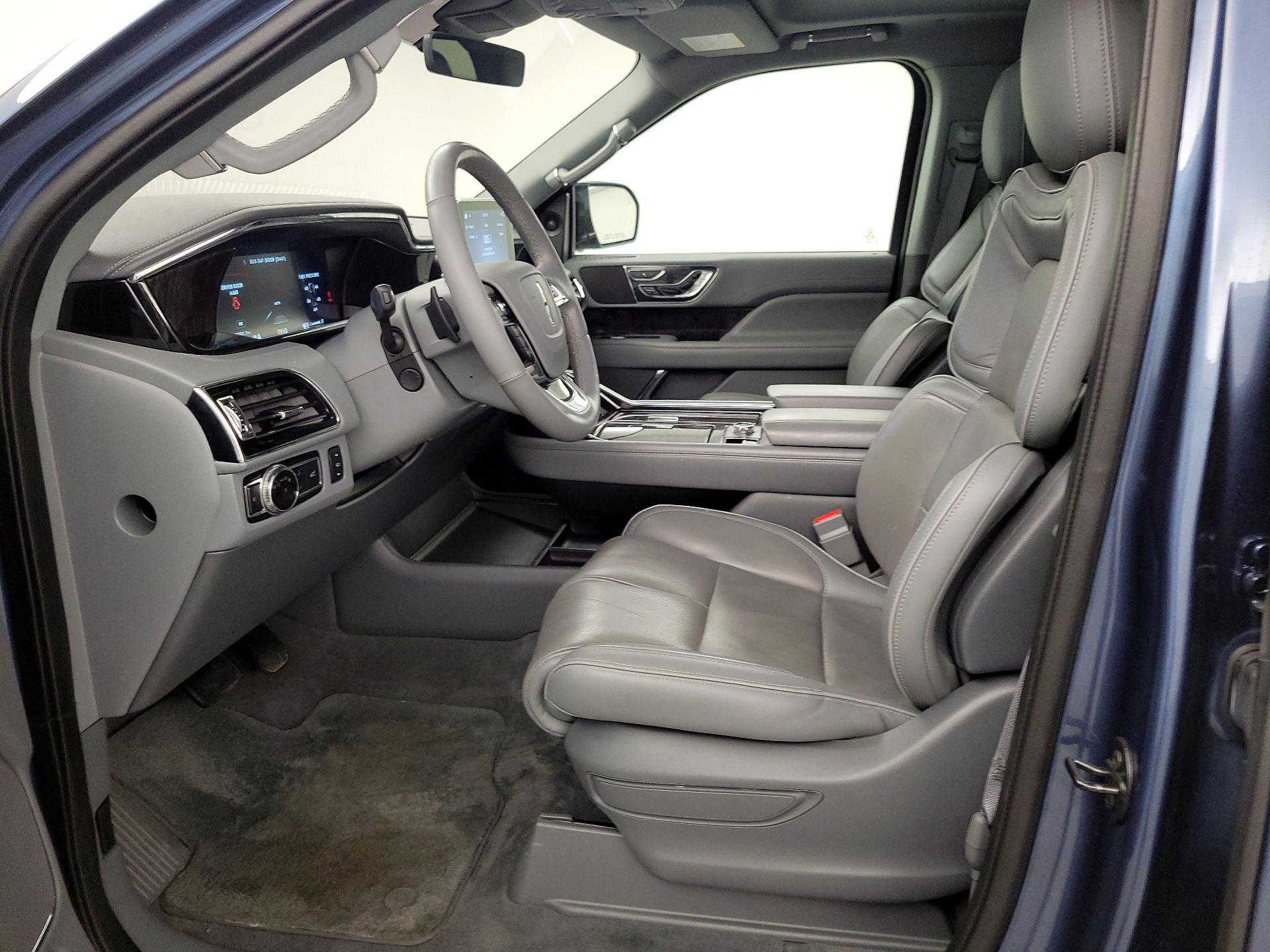 Thumbnail: 2019 Lincoln Navigator L - 11