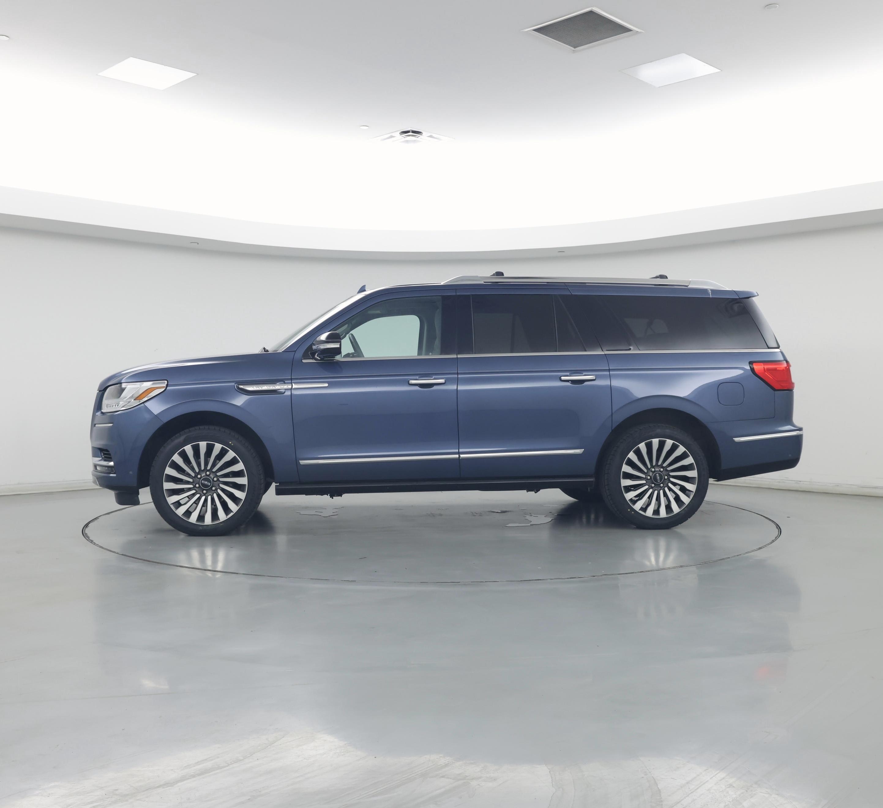 Thumbnail: 2019 Lincoln Navigator L - 3