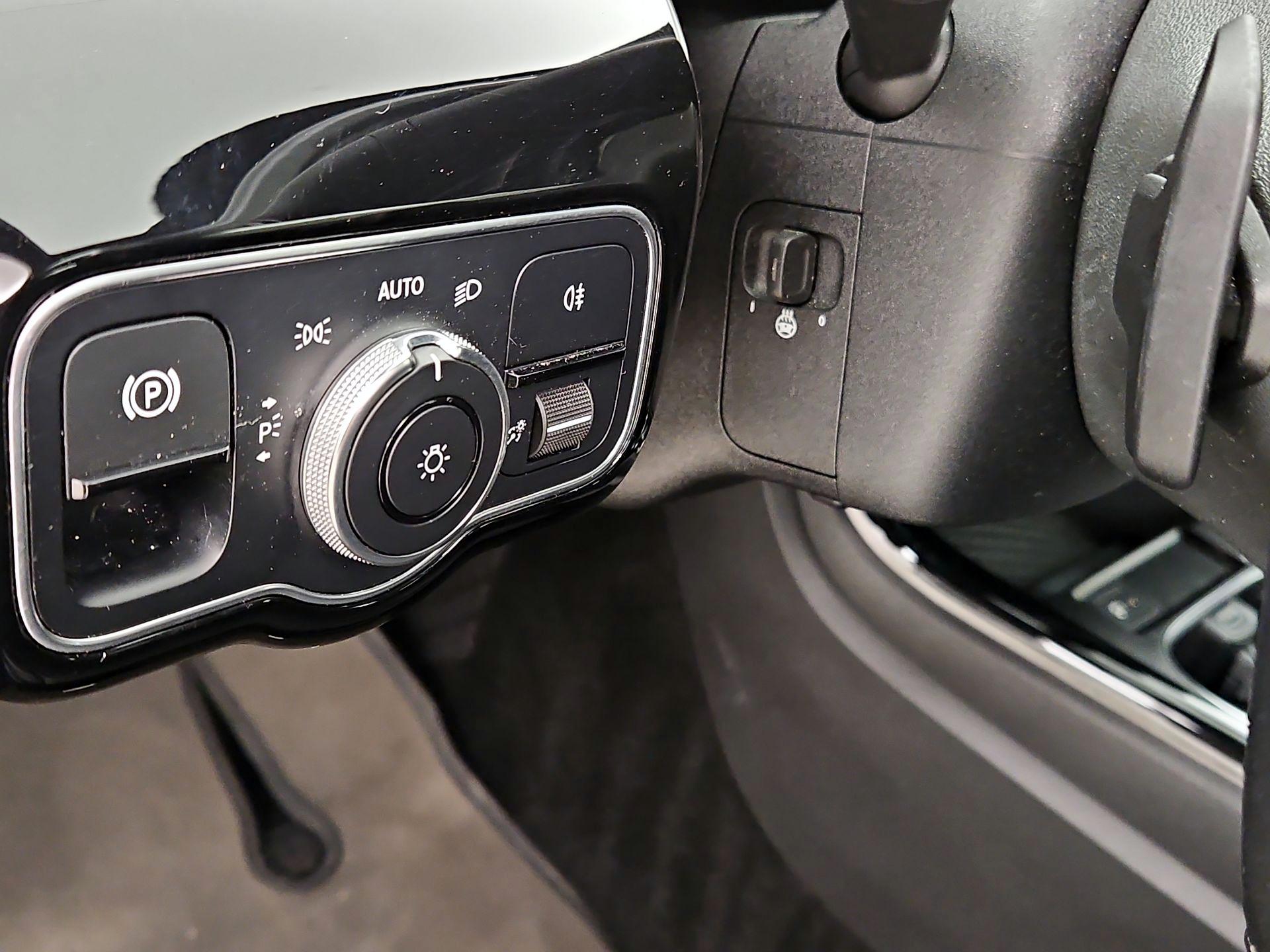 Thumbnail: 2019 Mercedes-Benz A-Class - 13