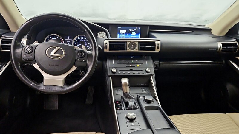 2016 Lexus IS 200t 9