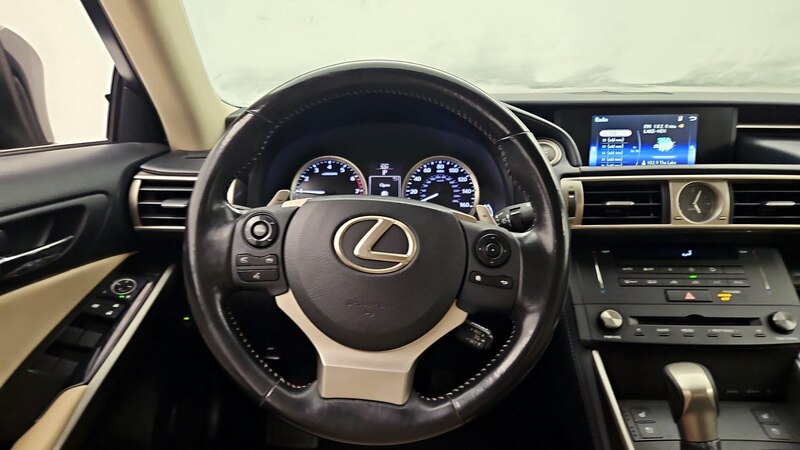 2016 Lexus IS 200t 10