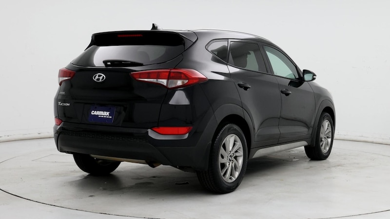 2017 Hyundai Tucson SE Plus 8