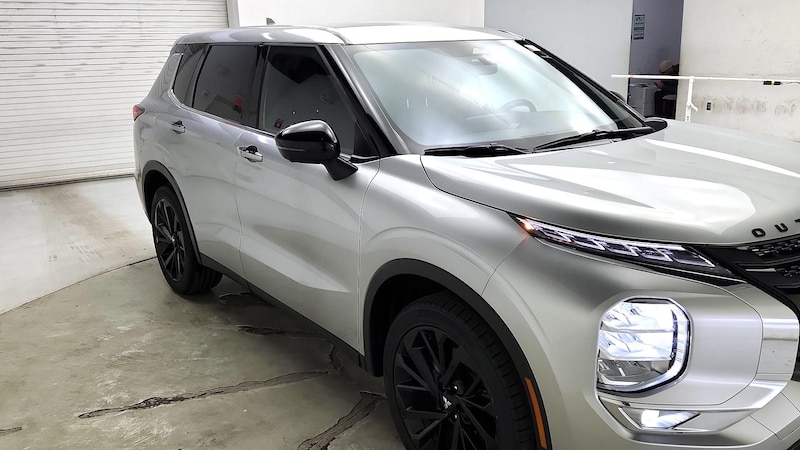 2023 Mitsubishi Outlander Black Edition Hero Image
