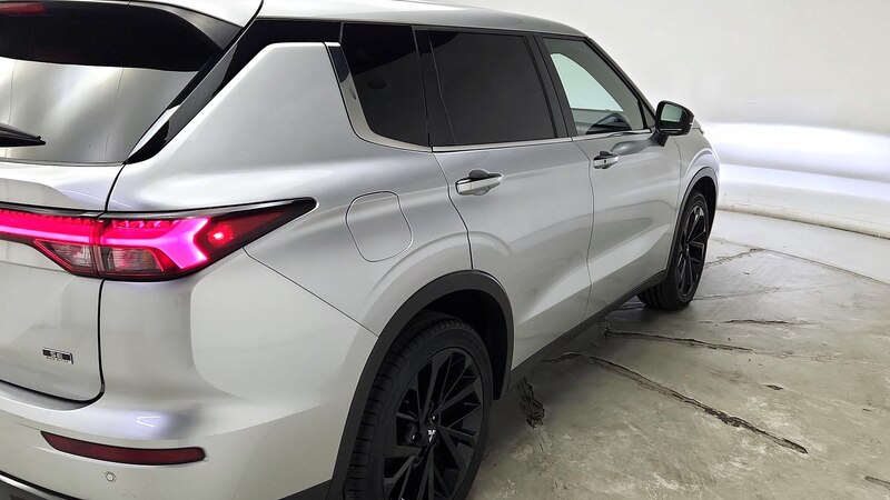 2023 Mitsubishi Outlander Black Edition 5