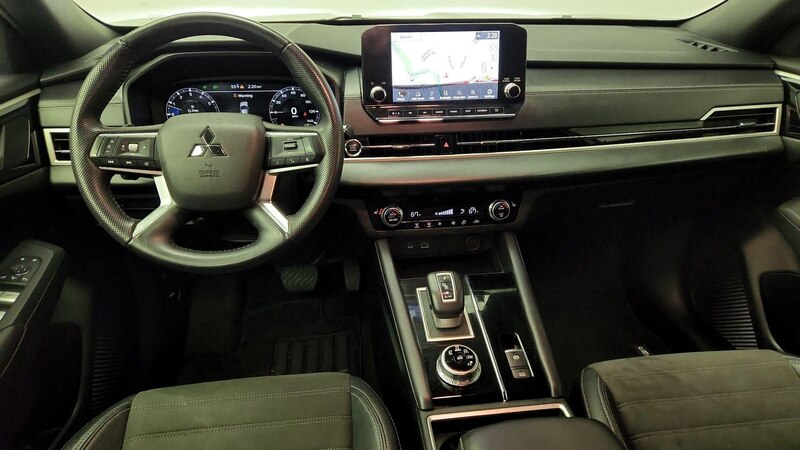 2023 Mitsubishi Outlander Black Edition 8