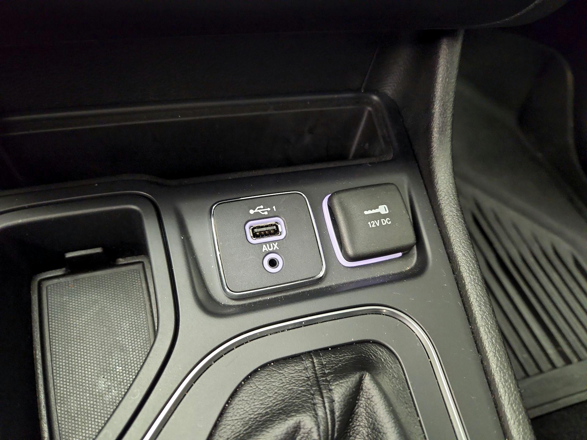Thumbnail: 2021 Jeep Cherokee - 18