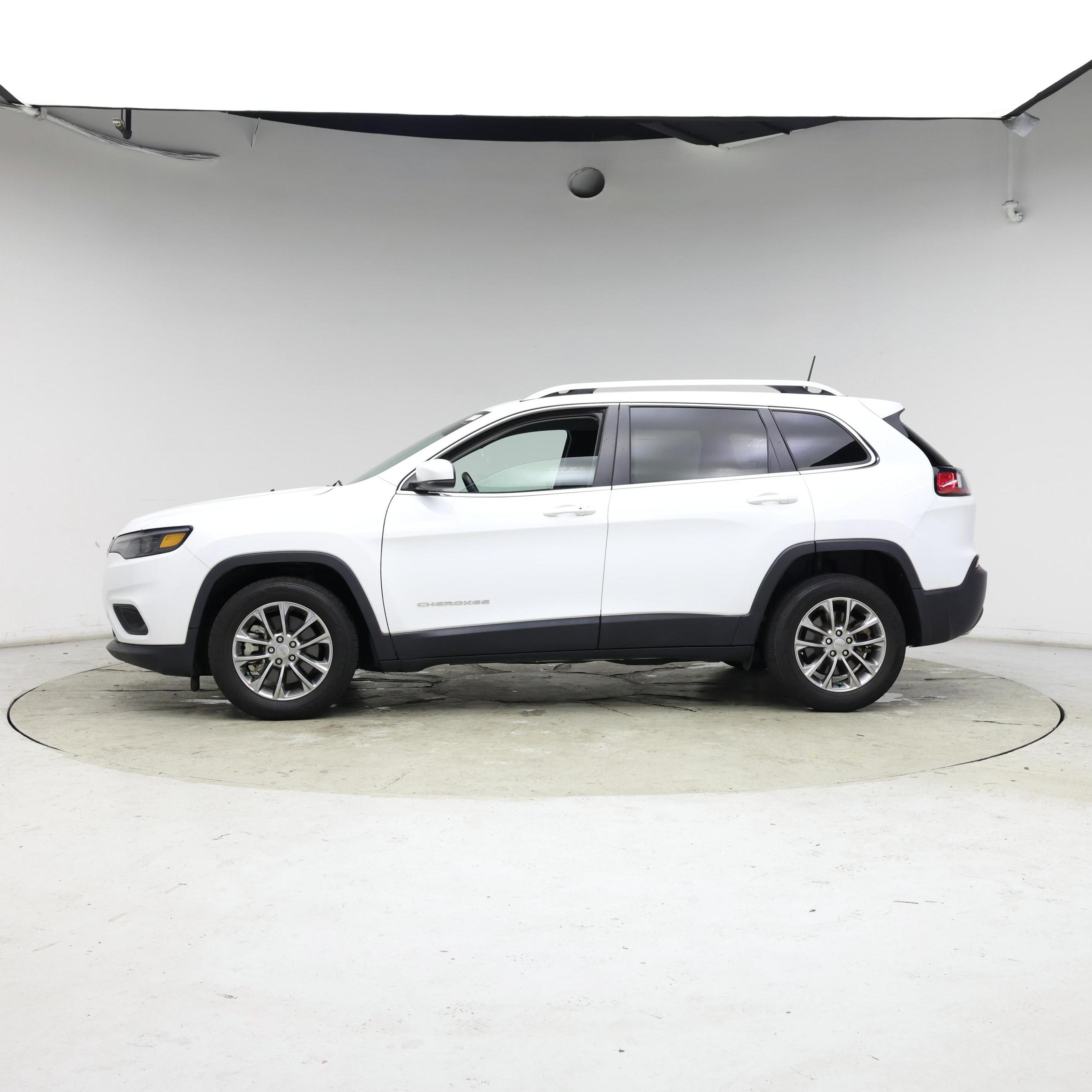 Thumbnail: 2021 Jeep Cherokee - 3