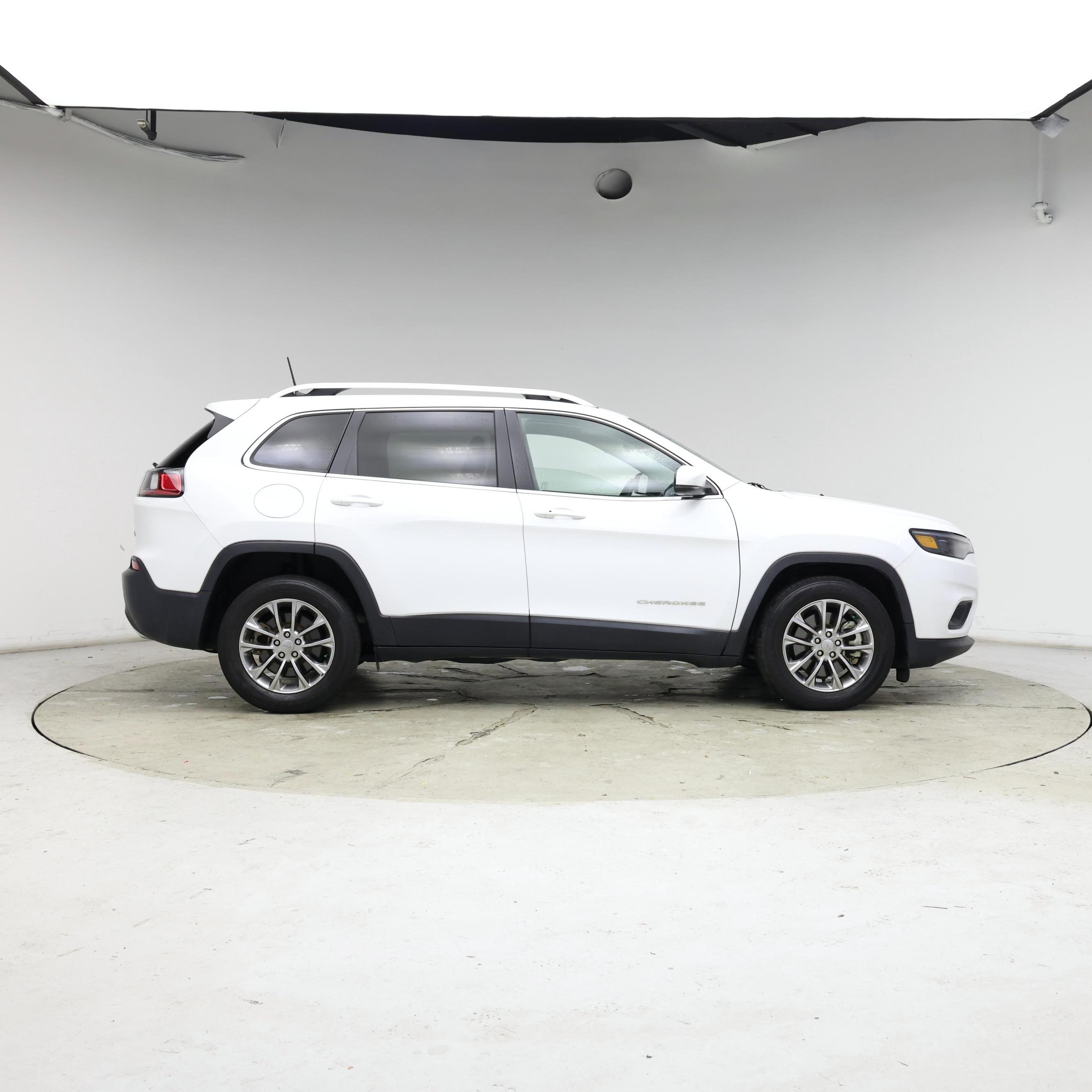 Thumbnail: 2021 Jeep Cherokee - 7