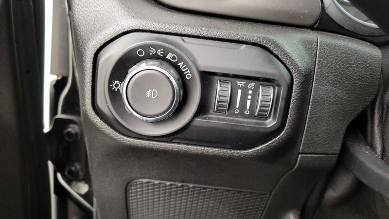 2019 Jeep Wrangler Unlimited Sahara 13