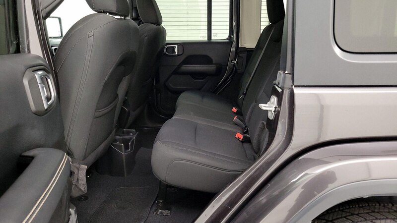 2019 Jeep Wrangler Unlimited Sahara 19