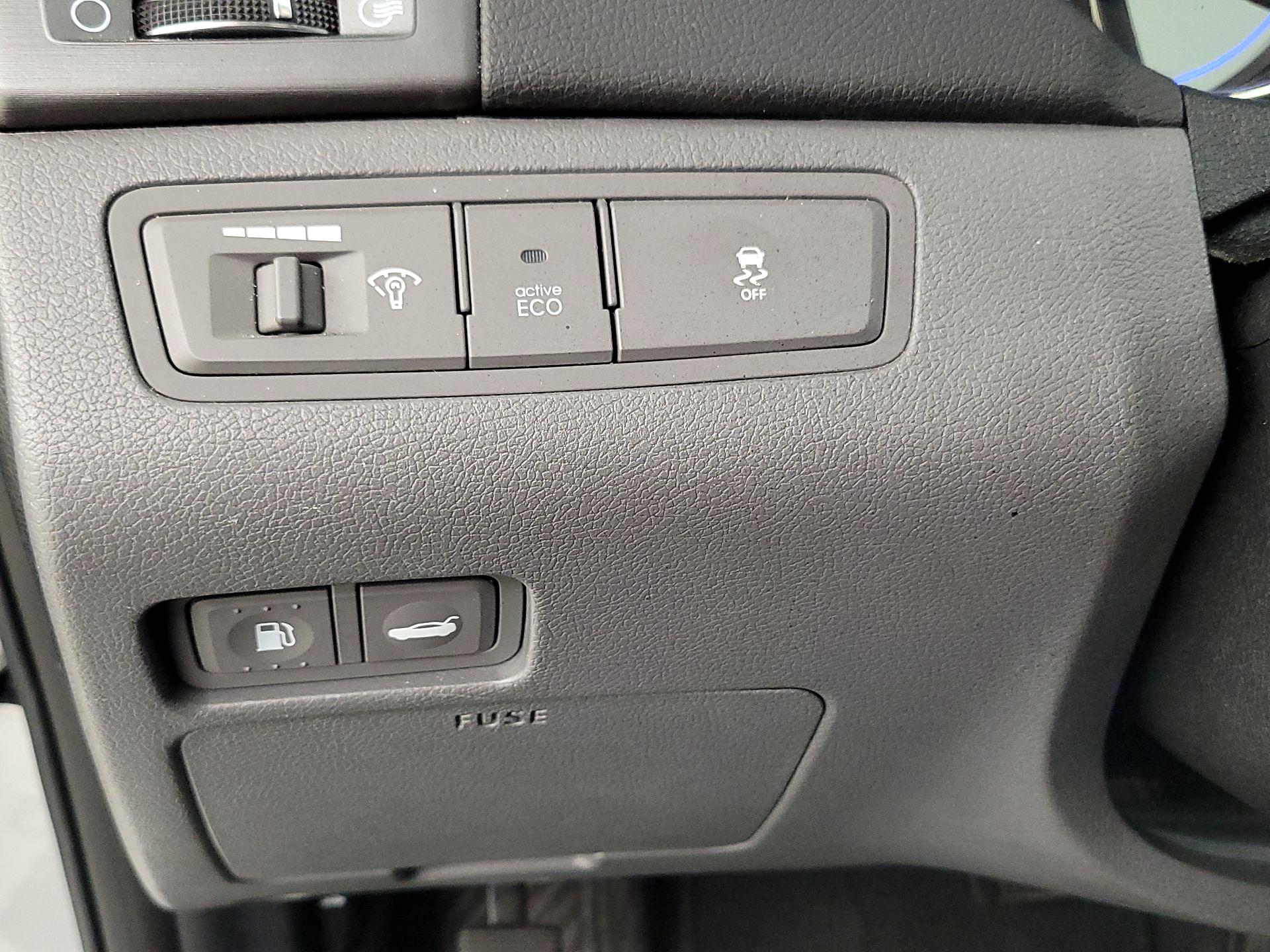 Thumbnail: 2013 Hyundai Sonata - 13