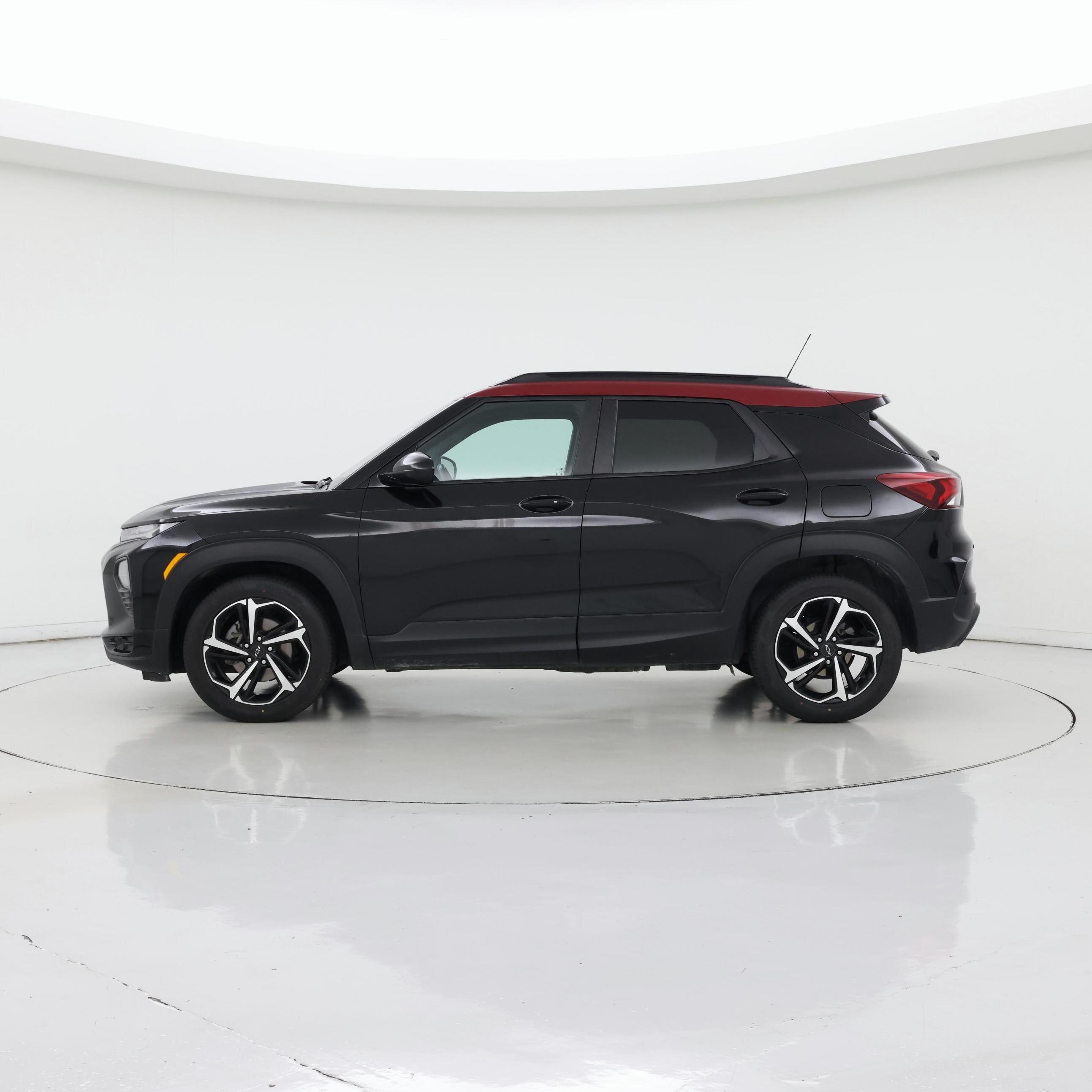 Thumbnail: 2021 Chevrolet TrailBlazer - 3