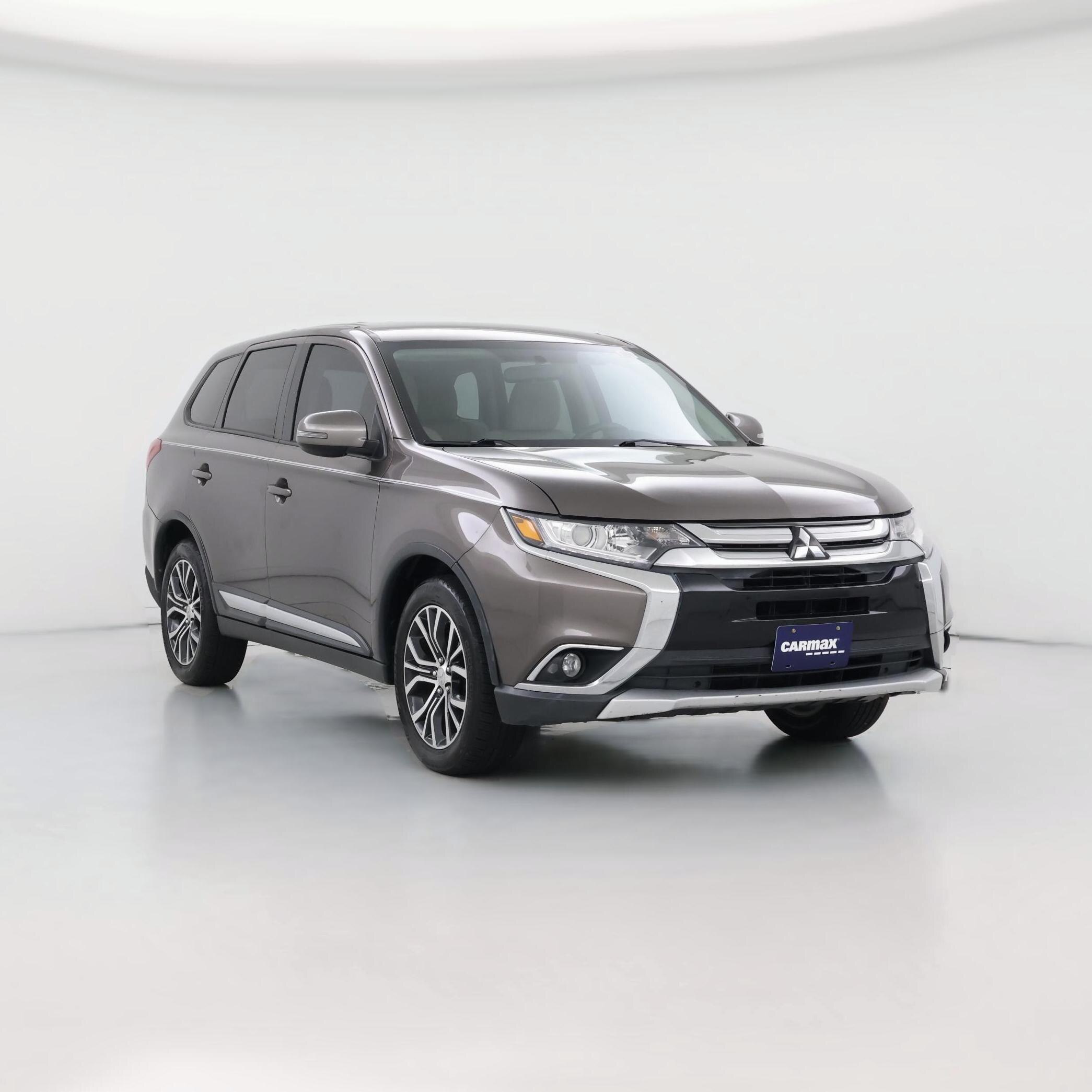 Thumbnail: 2017 Mitsubishi Outlander - 1