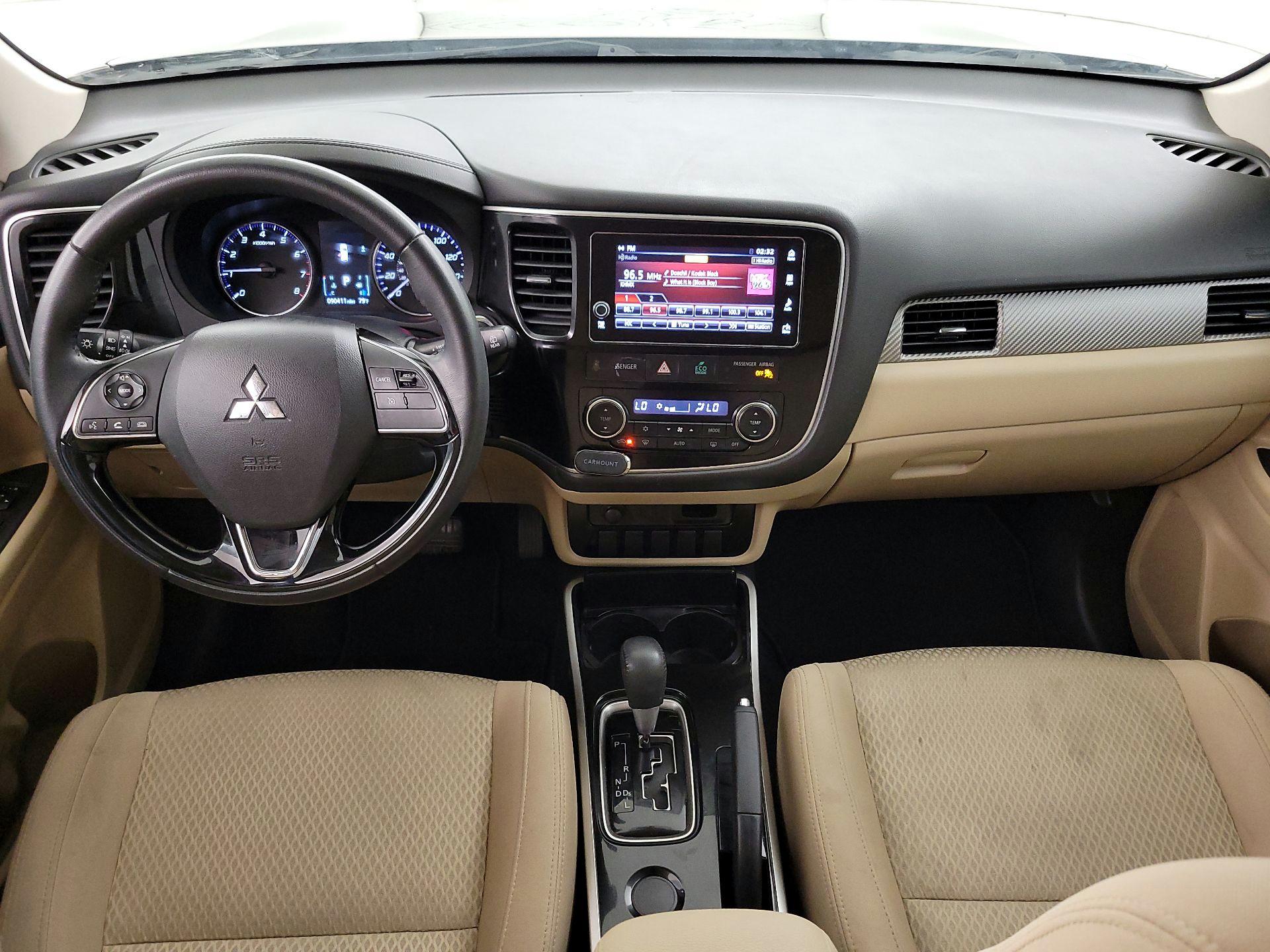 Thumbnail: 2017 Mitsubishi Outlander - 9