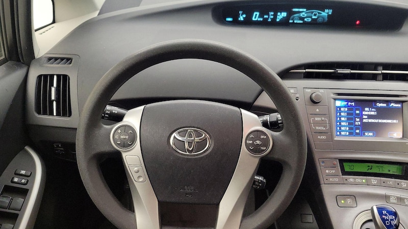 2013 Toyota Prius Two 10