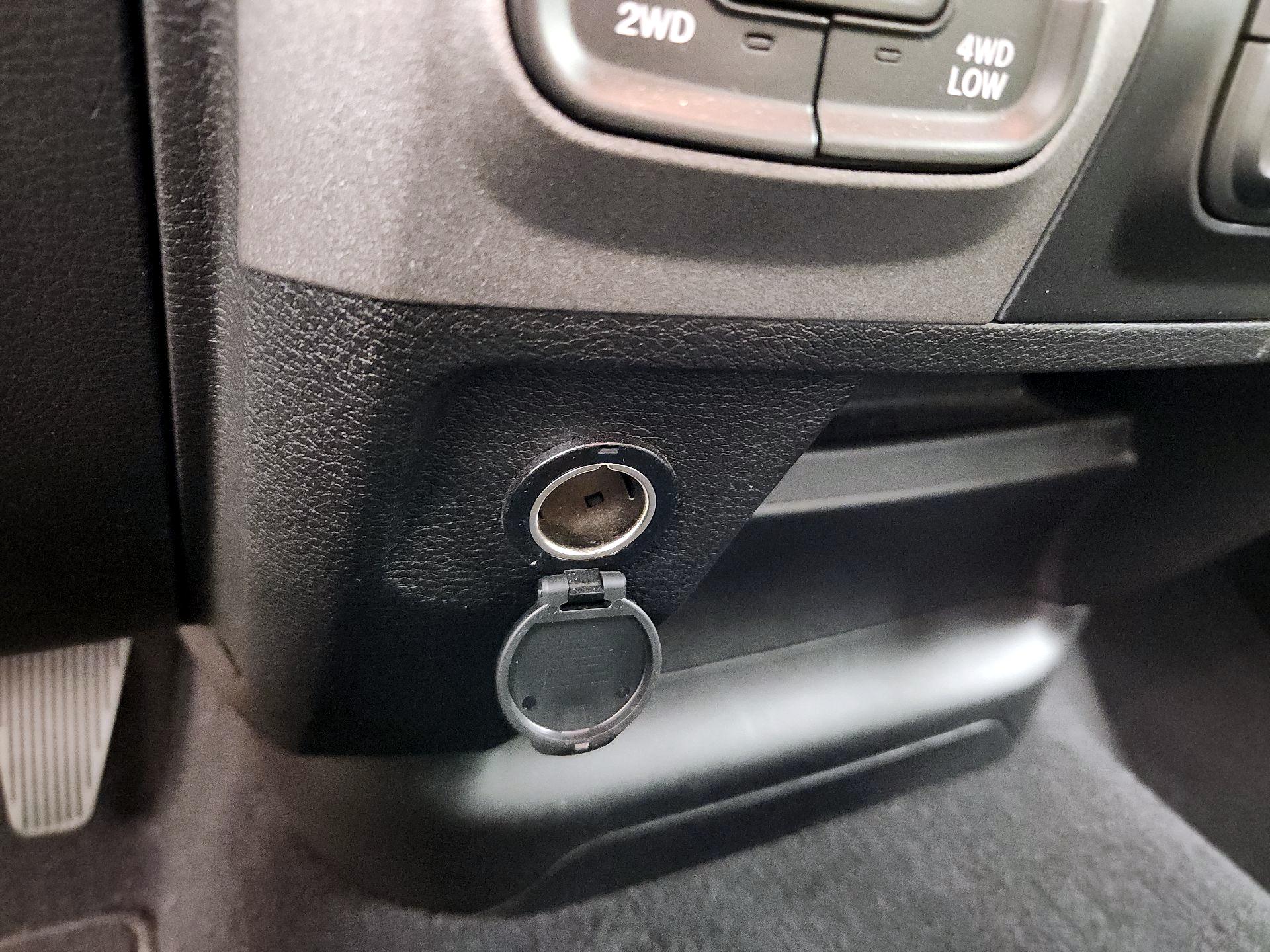 Thumbnail: 2020 RAM 1500 Classic - 18