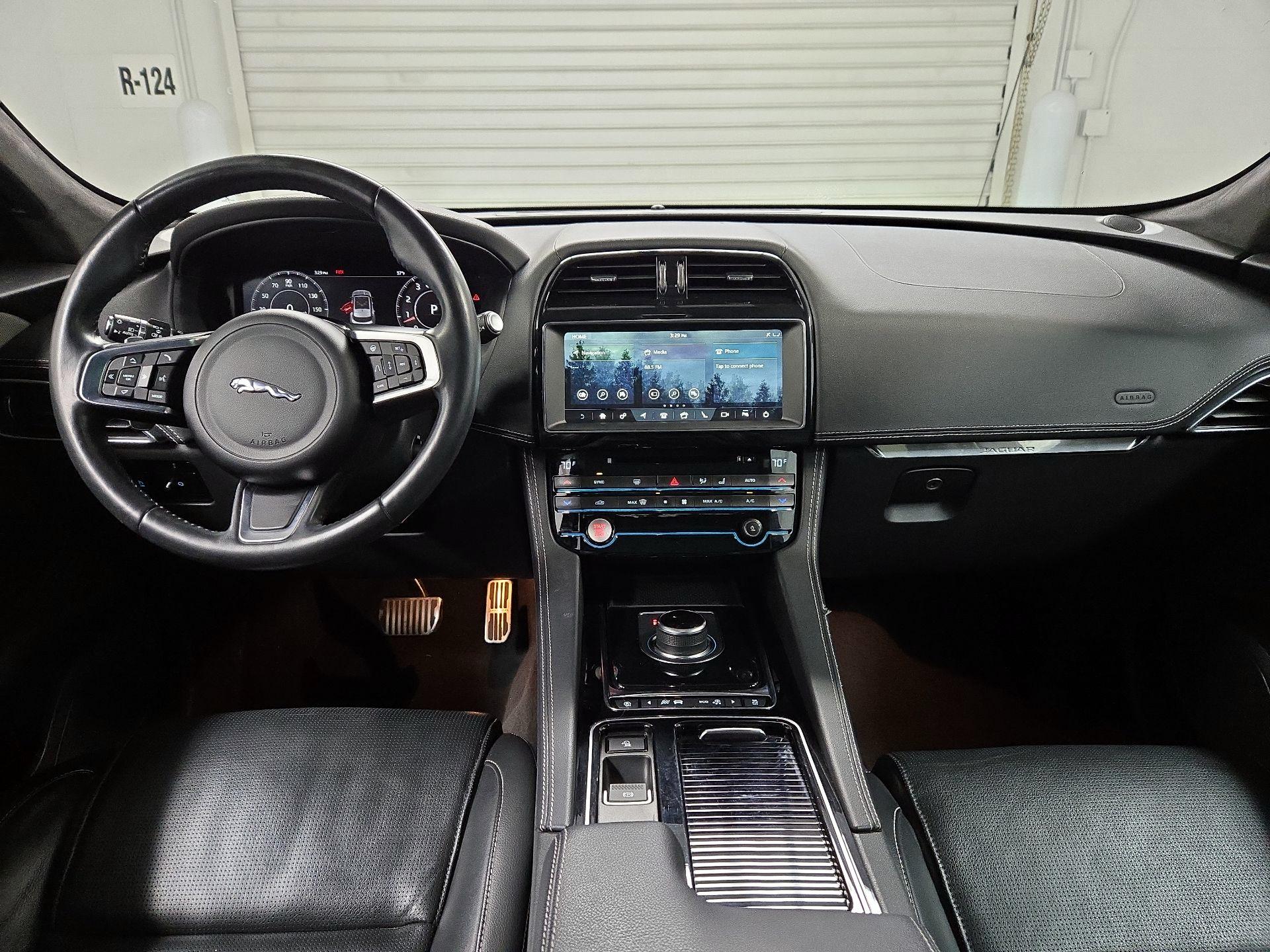 Thumbnail: 2020 Jaguar F-Pace - 9