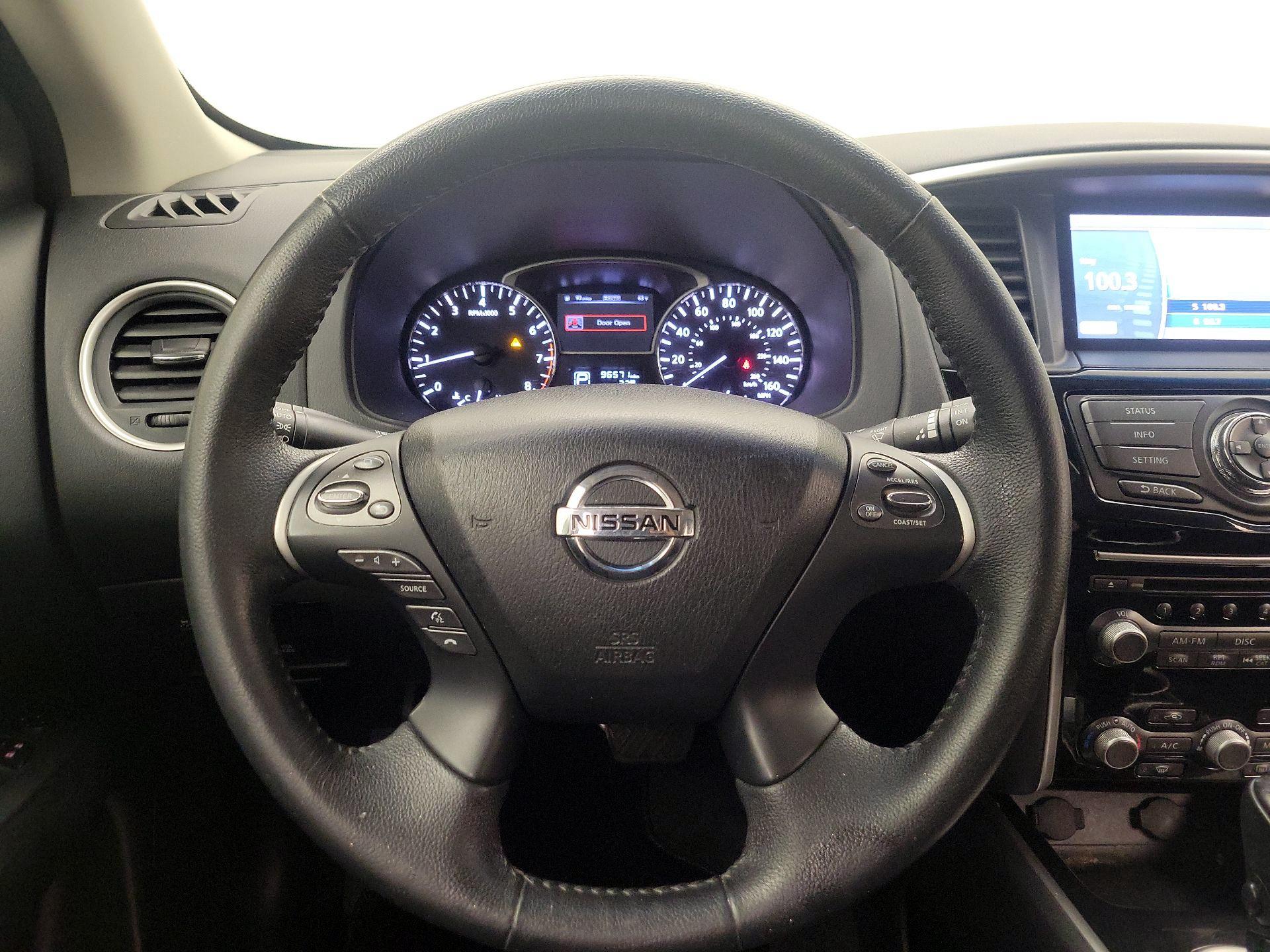 Thumbnail: 2014 Nissan Pathfinder - 10