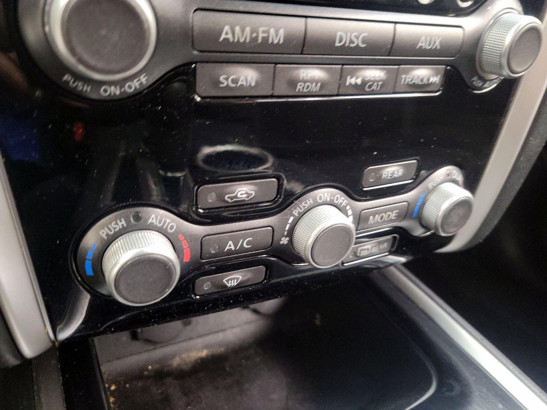 Thumbnail: 2014 Nissan Pathfinder - 16