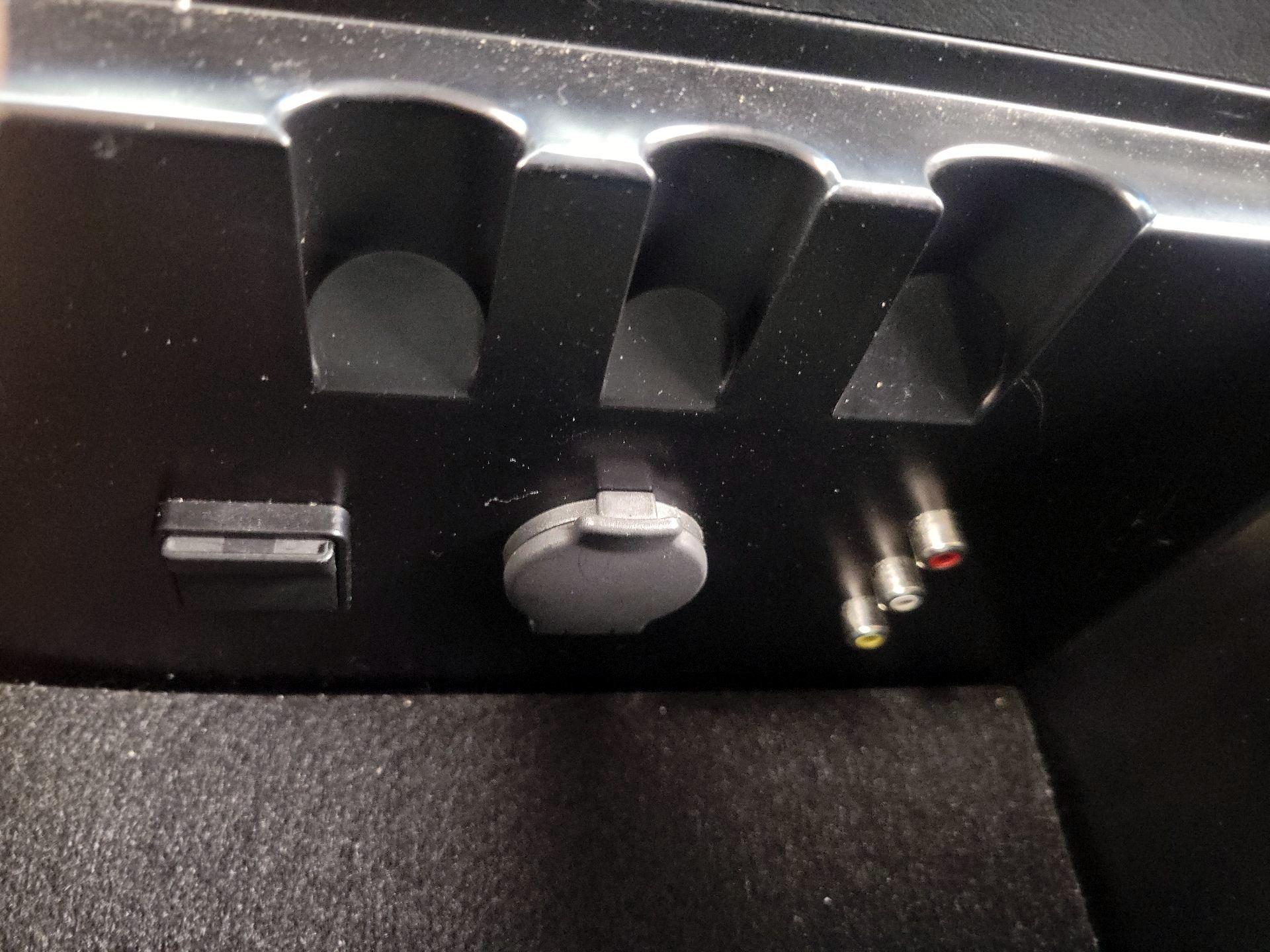 Thumbnail: 2014 Nissan Pathfinder - 18