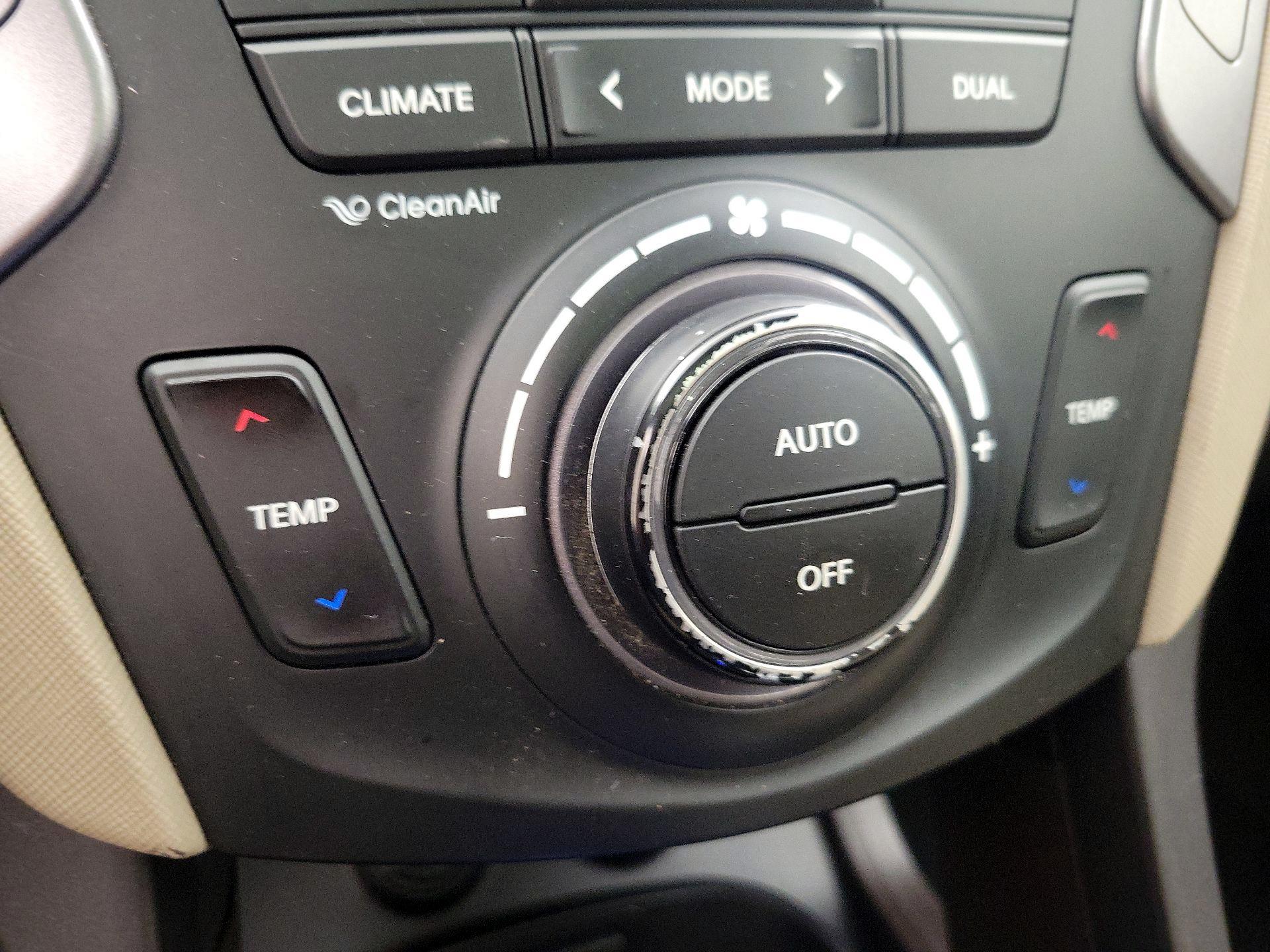 Thumbnail: 2013 Hyundai Santa Fe - 17