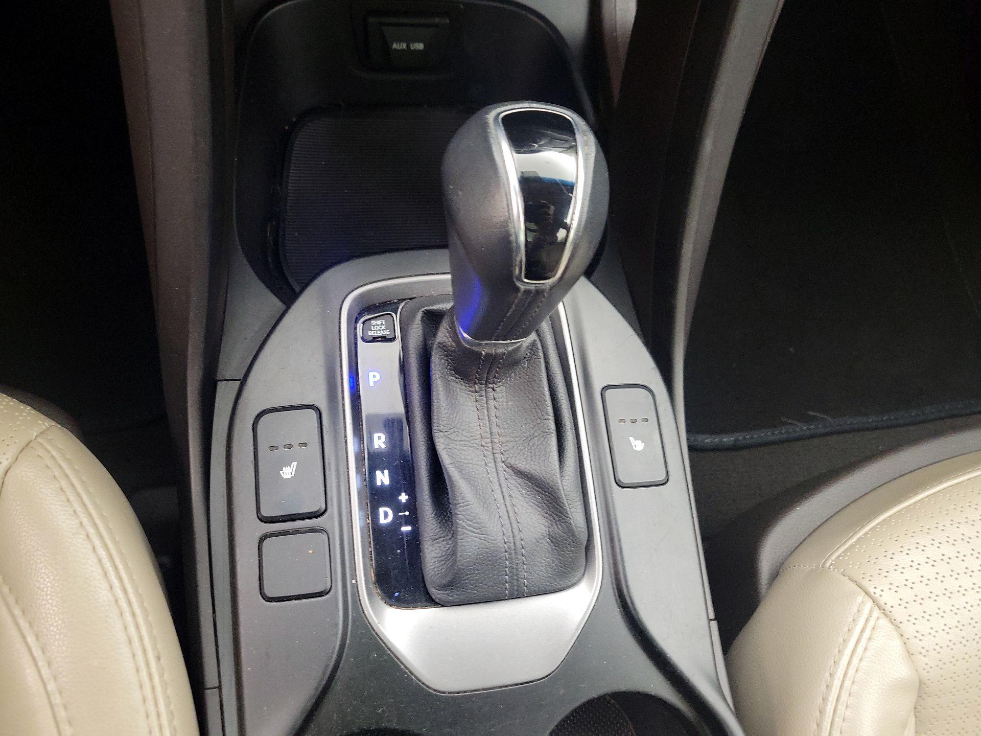 Thumbnail: 2013 Hyundai Santa Fe - 18