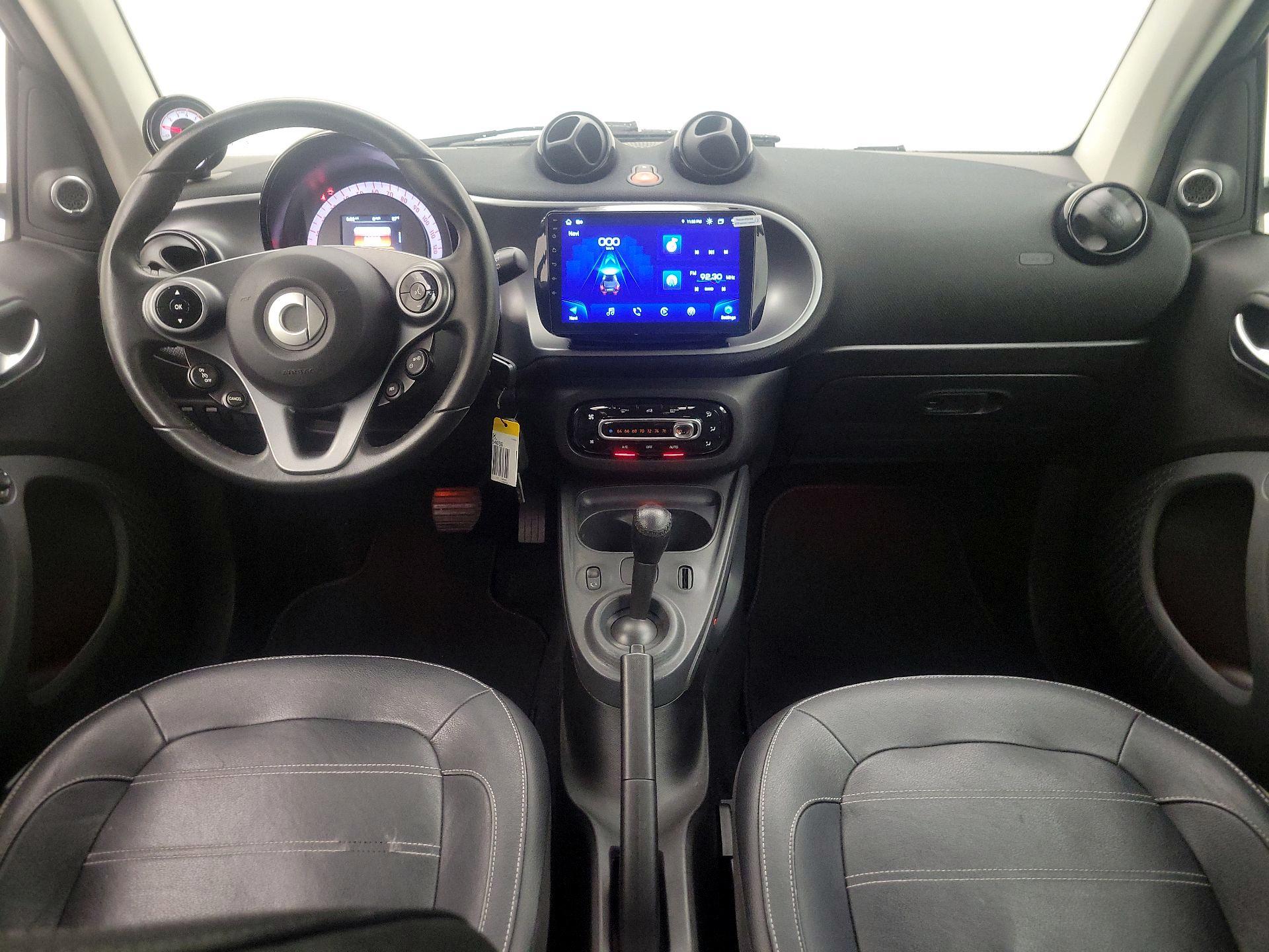 Thumbnail: 2016 smart fortwo - 9