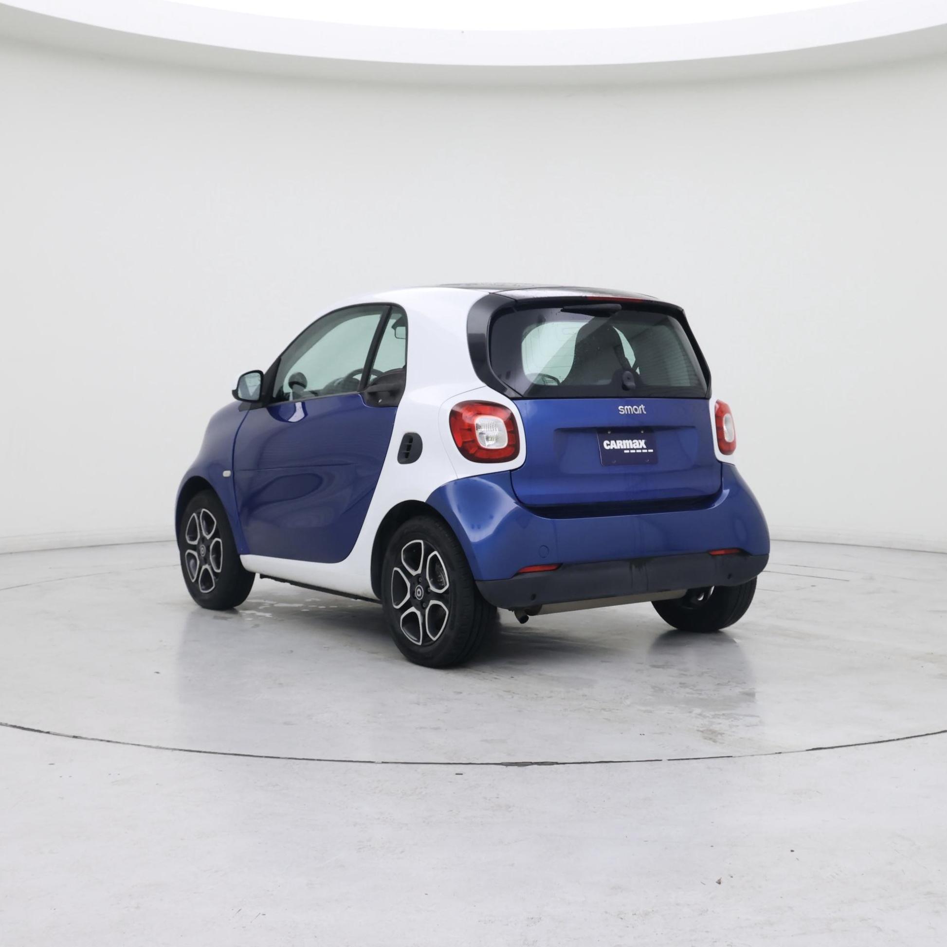 Thumbnail: 2016 smart fortwo - 2