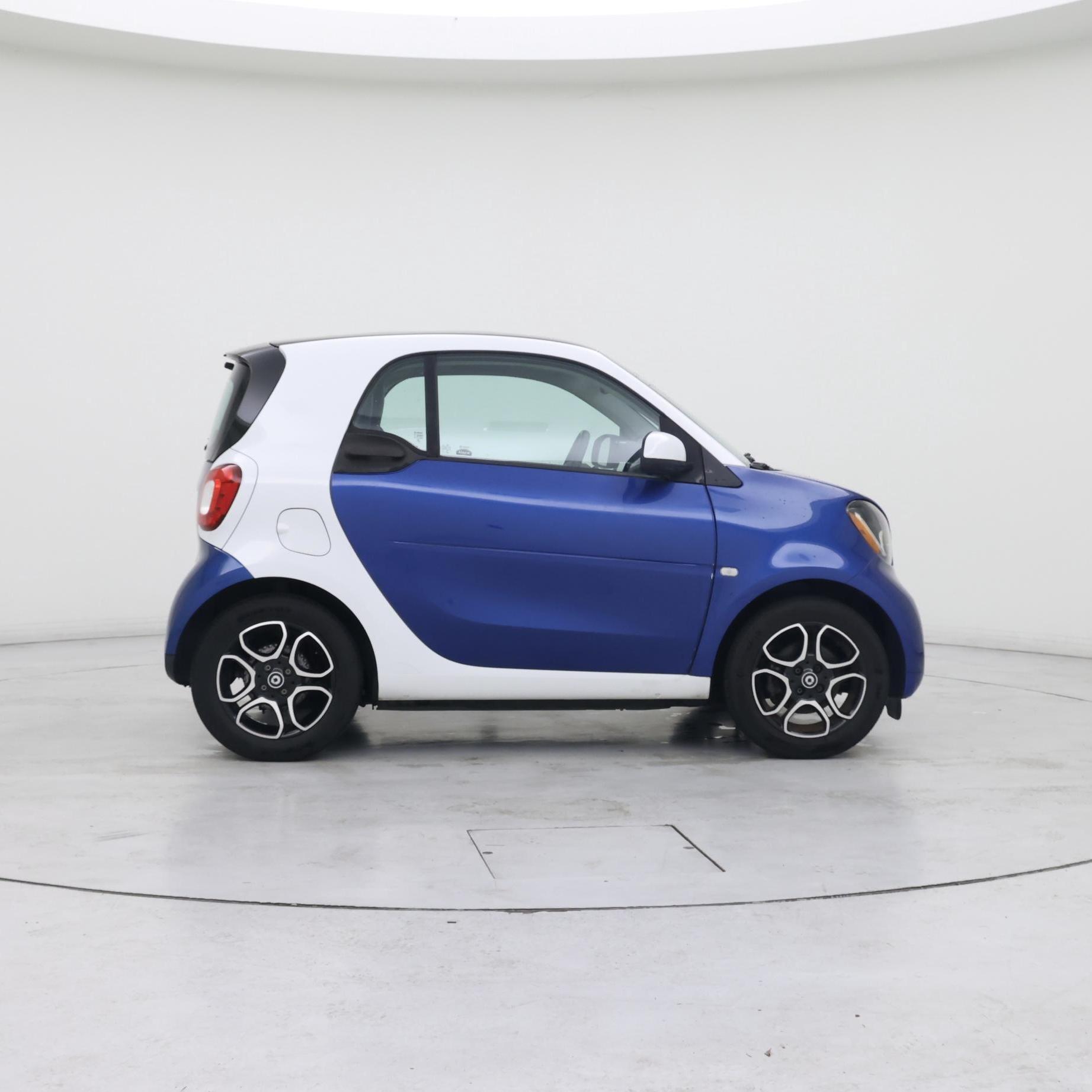 Thumbnail: 2016 smart fortwo - 7