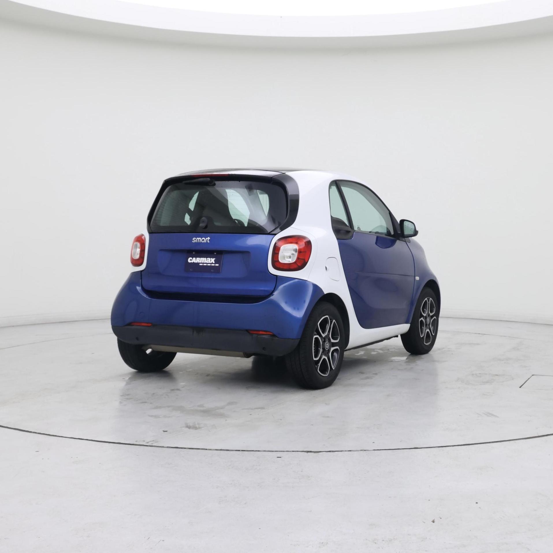 Thumbnail: 2016 smart fortwo - 8