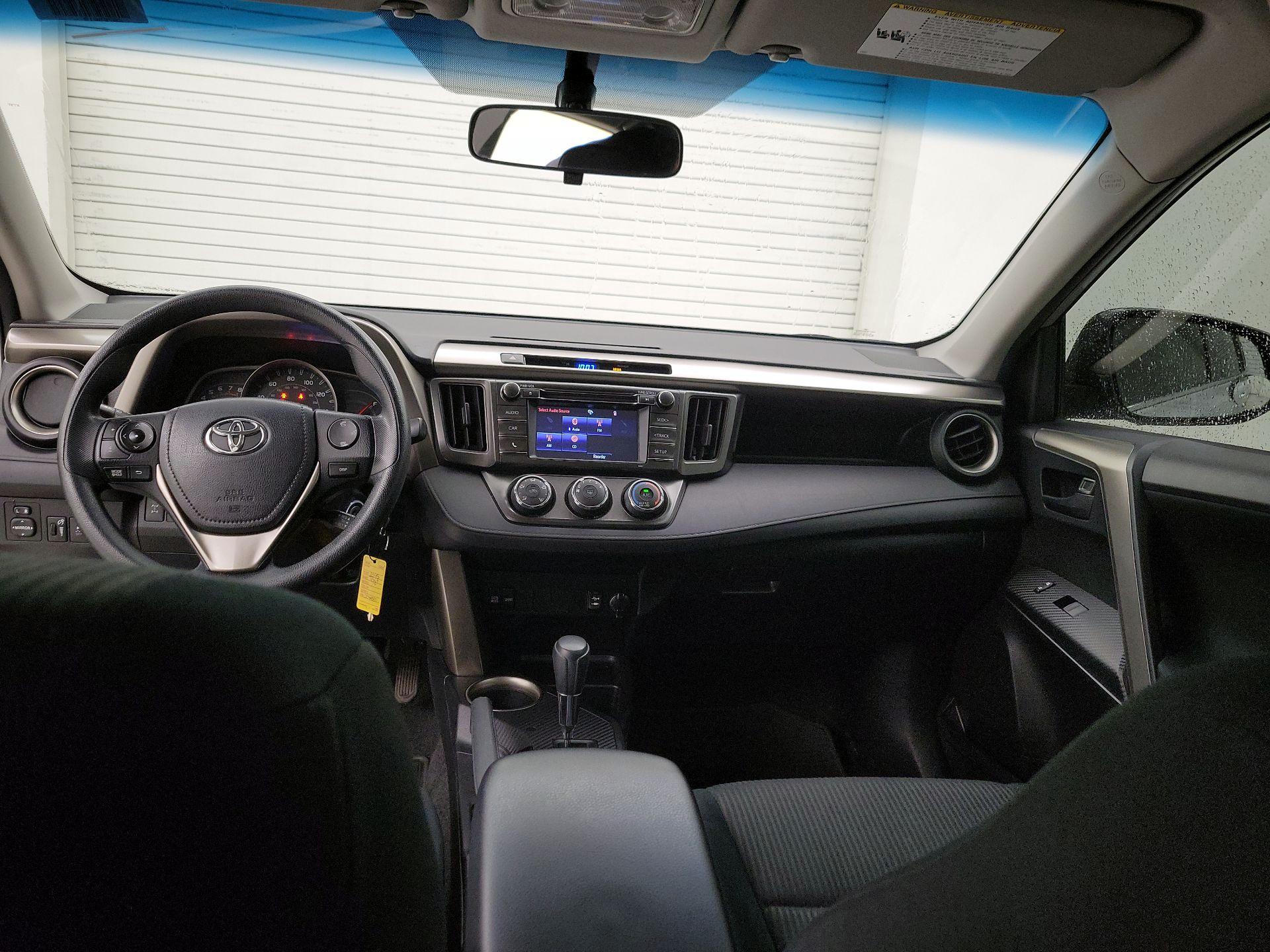 Thumbnail: 2015 Toyota RAV4 - 9