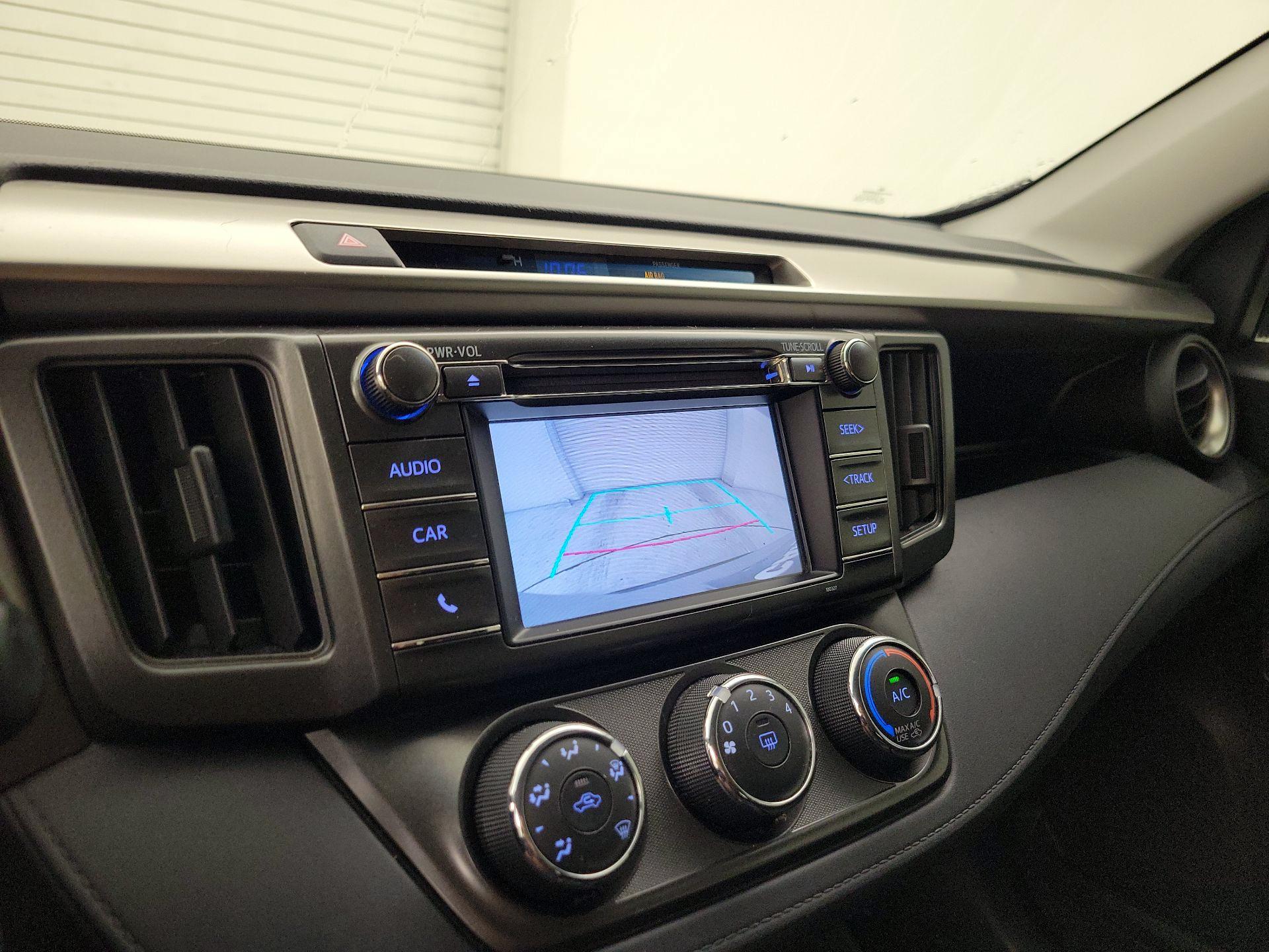 Thumbnail: 2015 Toyota RAV4 - 14