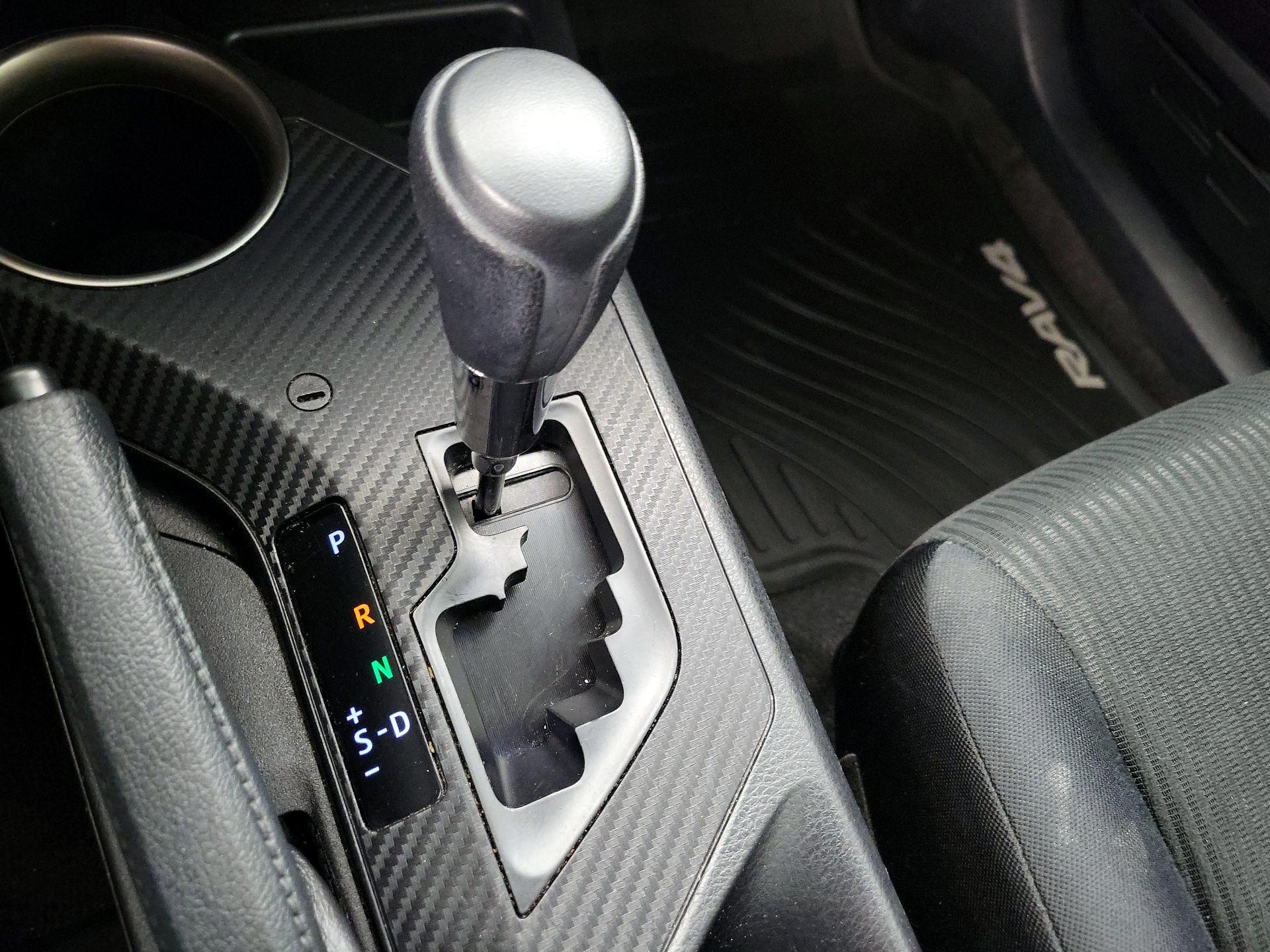 Thumbnail: 2015 Toyota RAV4 - 17