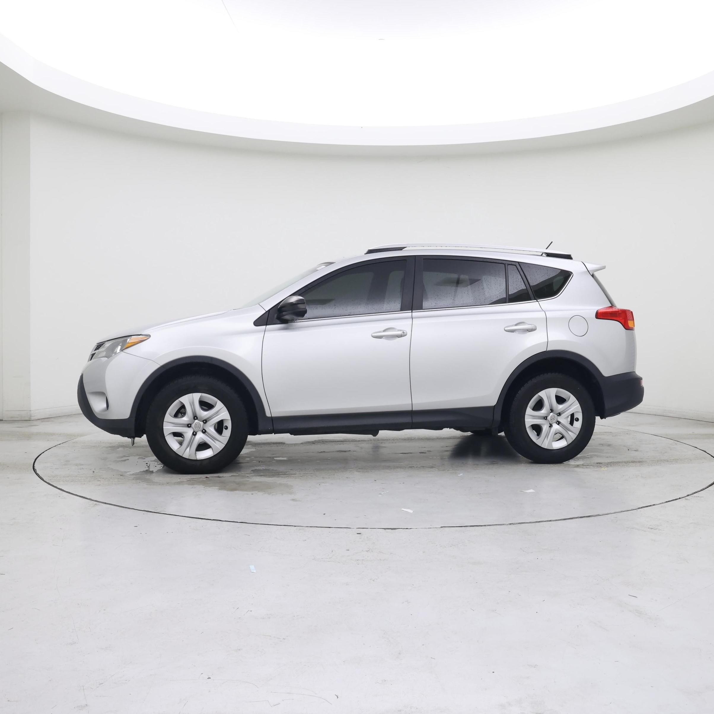 Thumbnail: 2015 Toyota RAV4 - 3