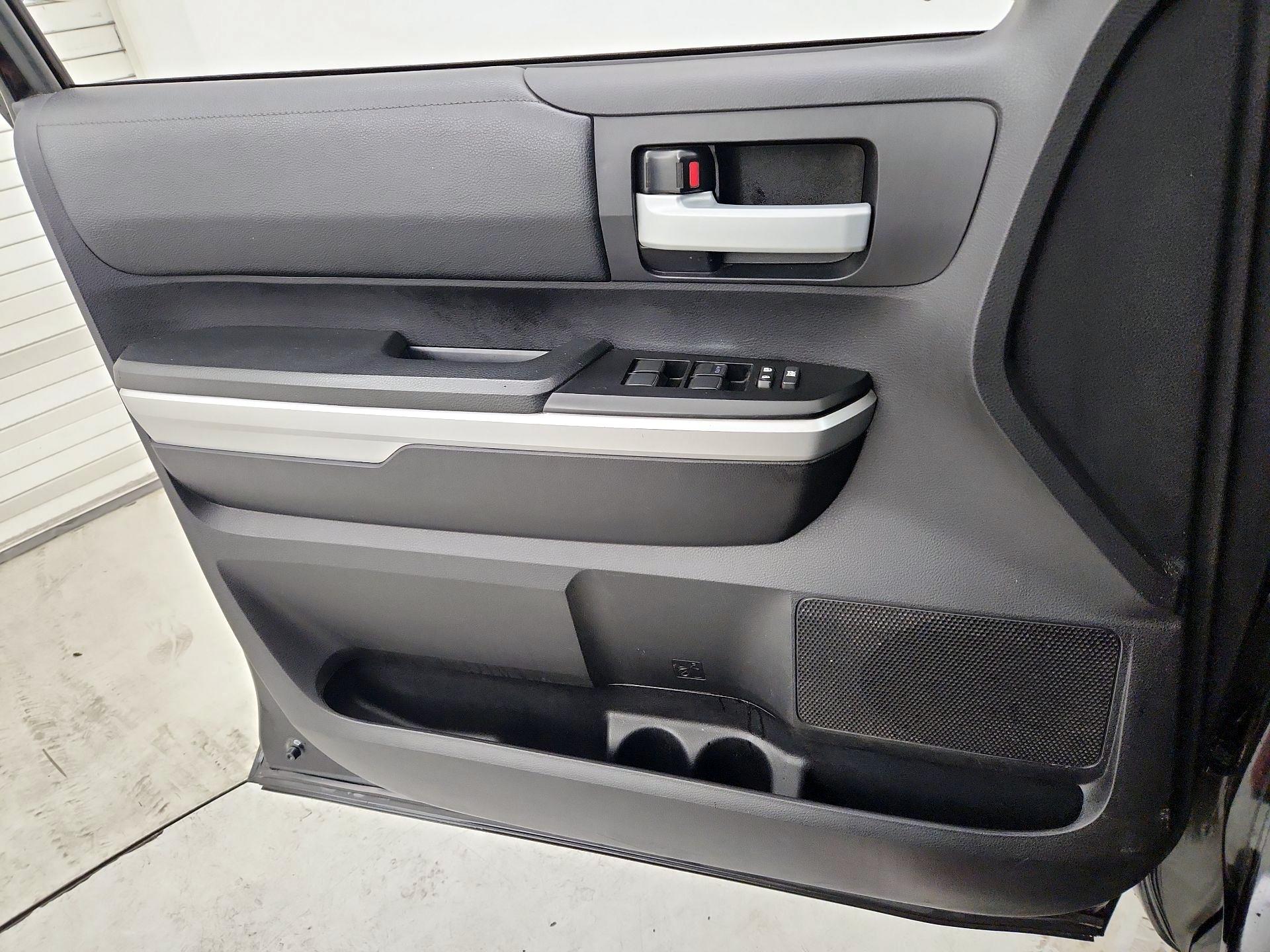 Thumbnail: 2016 Toyota Tundra - 12