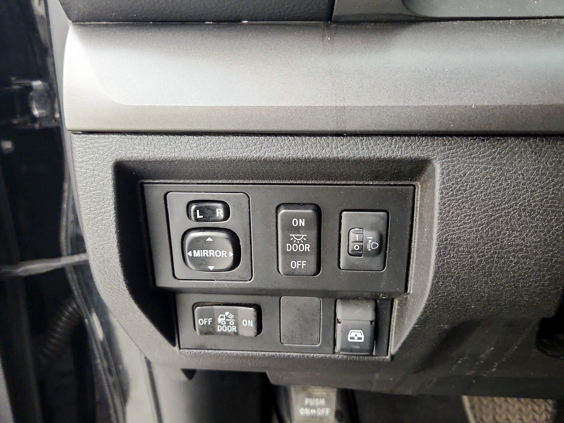 Thumbnail: 2016 Toyota Tundra - 13