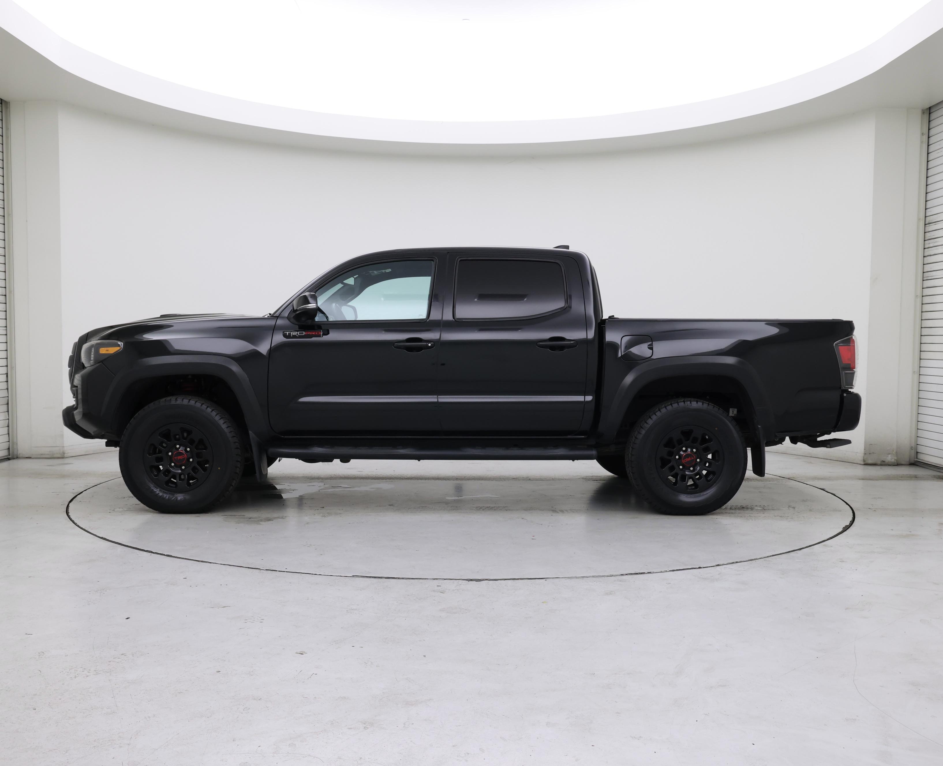 Thumbnail: 2019 Toyota Tacoma - 3