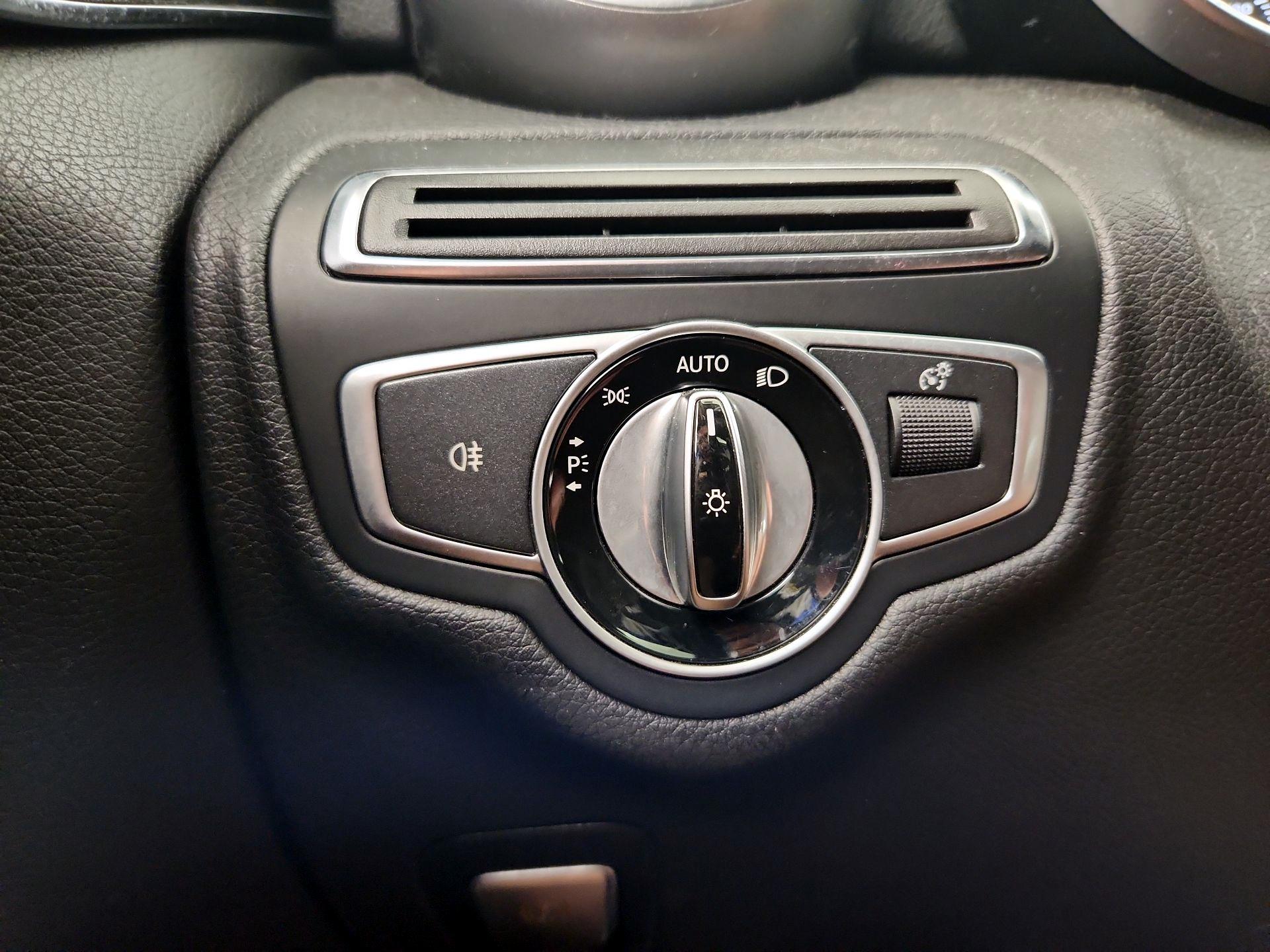 Thumbnail: 2016 Mercedes-Benz C-Class - 13