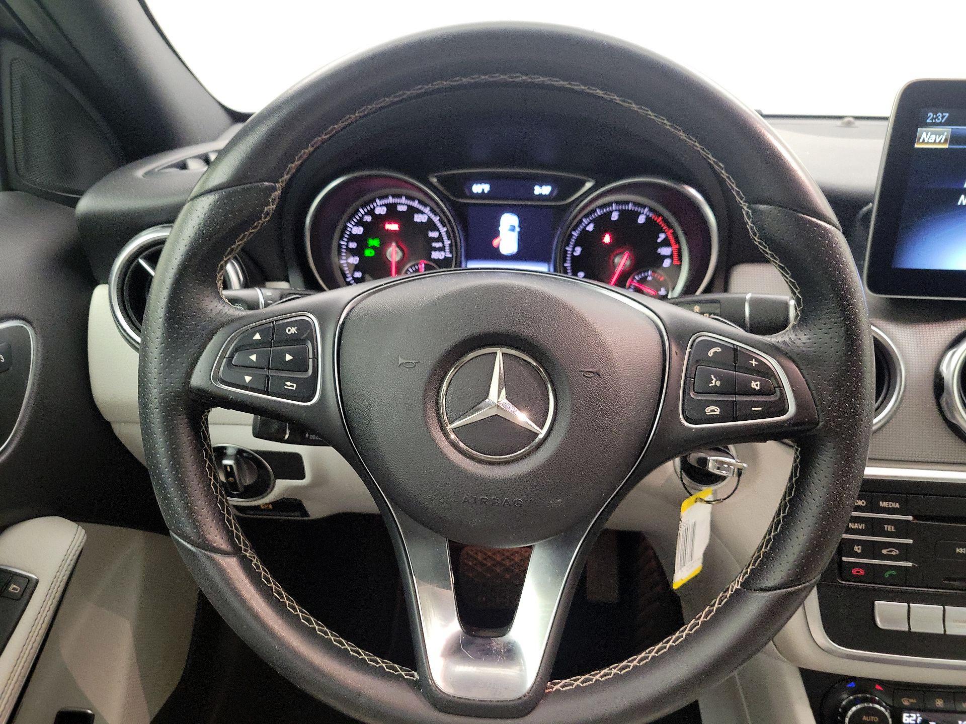 Thumbnail: 2018 Mercedes-Benz GLA - 10
