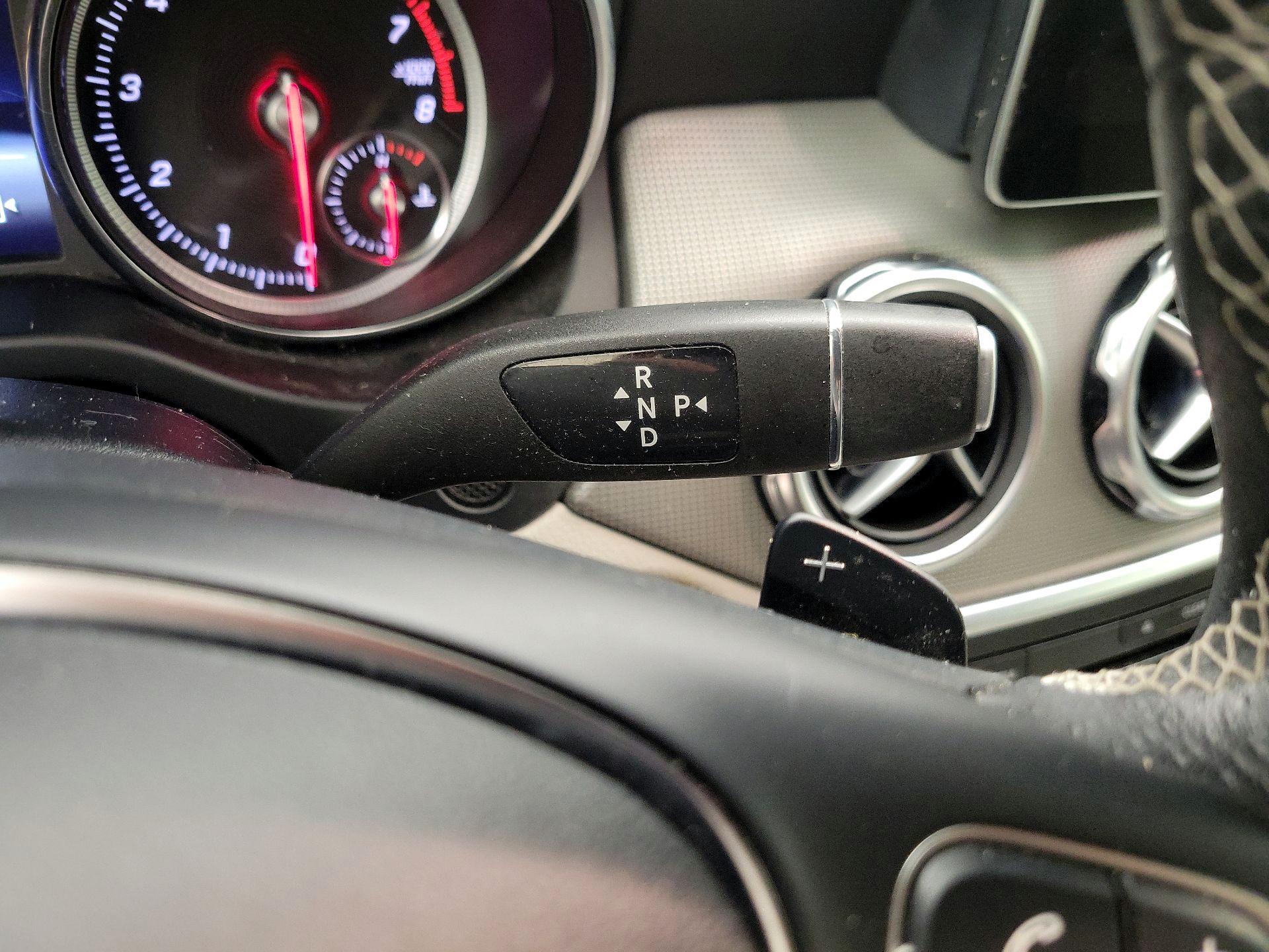 Thumbnail: 2018 Mercedes-Benz GLA - 17