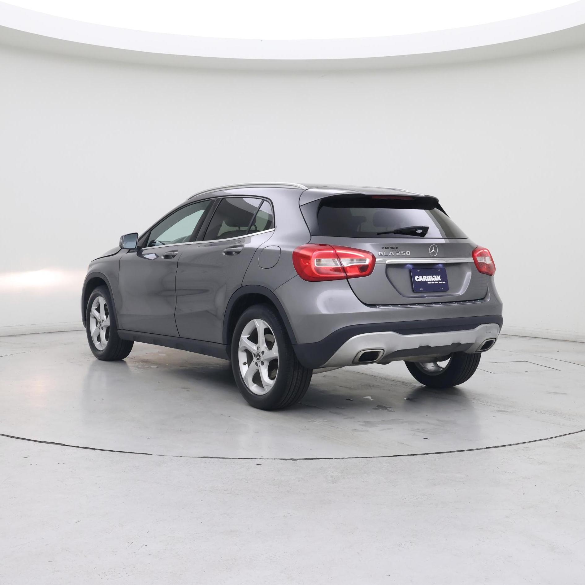 Thumbnail: 2018 Mercedes-Benz GLA - 2