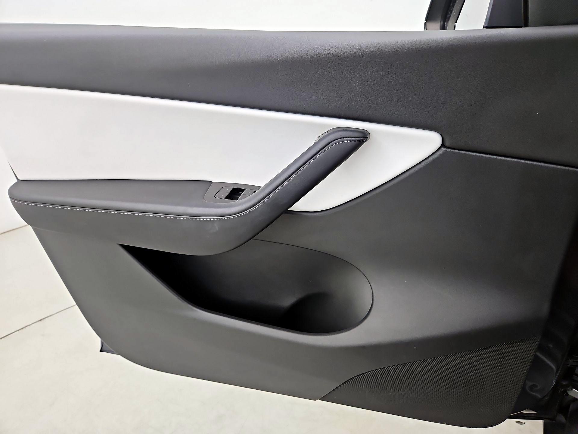 Thumbnail: 2020 Tesla Model Y - 12